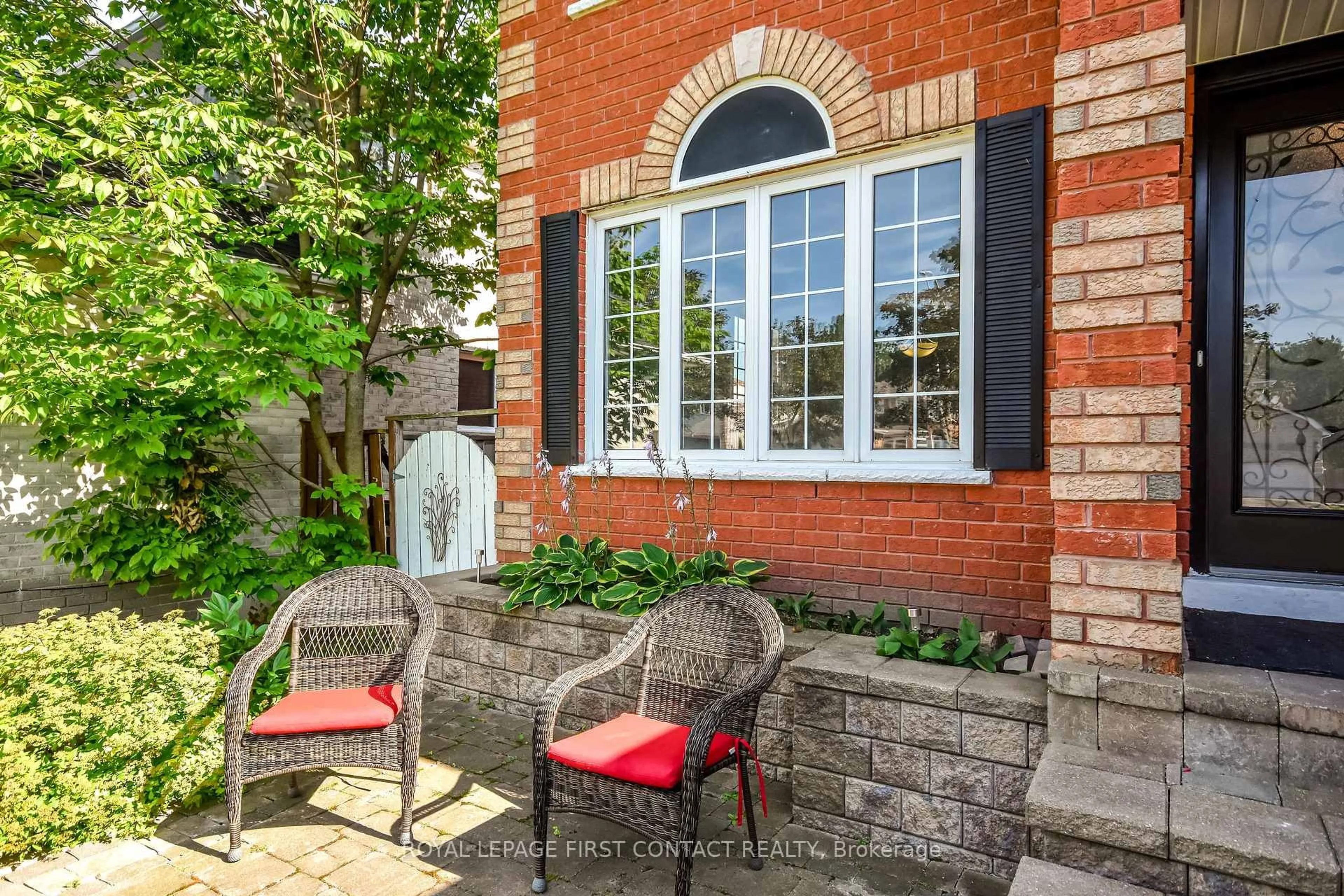 Home with brick exterior material, street for 34 Bear Creek Dr, Barrie Ontario L4N 9M6