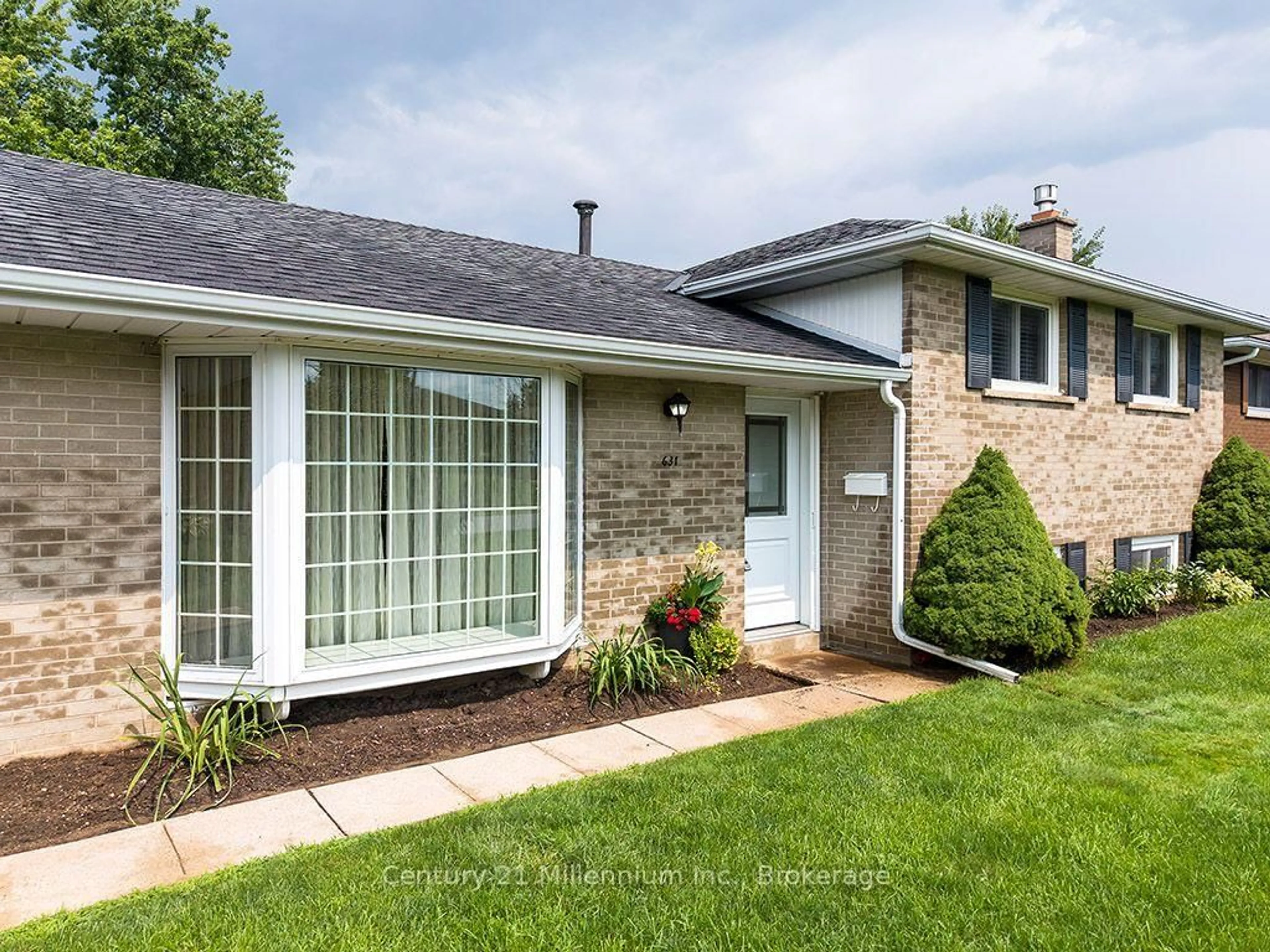 Home with brick exterior material, street for 631 Cameron St, Collingwood Ontario L9Y 2J6