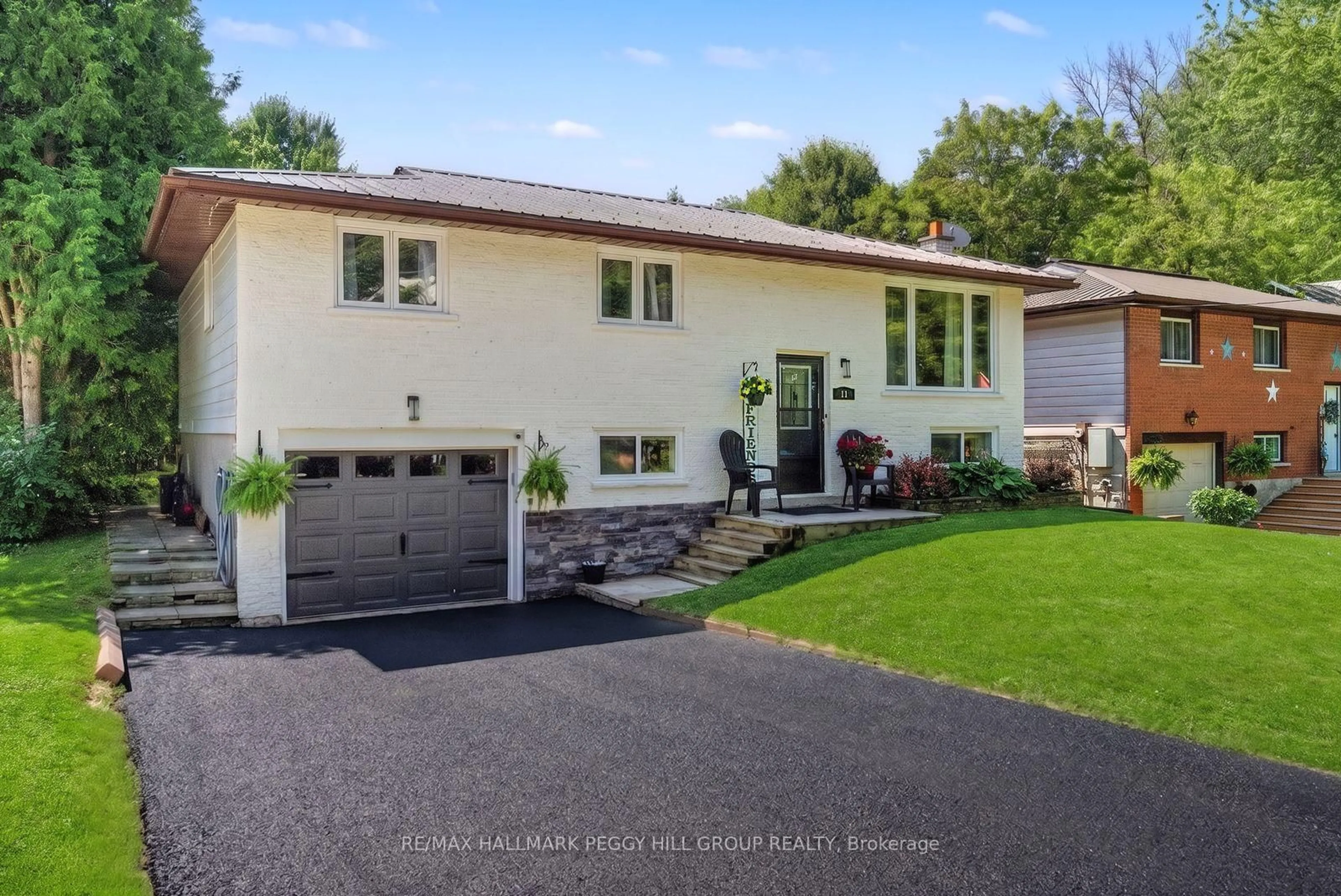 Home with vinyl exterior material, street for 11 Harriet St, Severn Ontario L0K 1E0