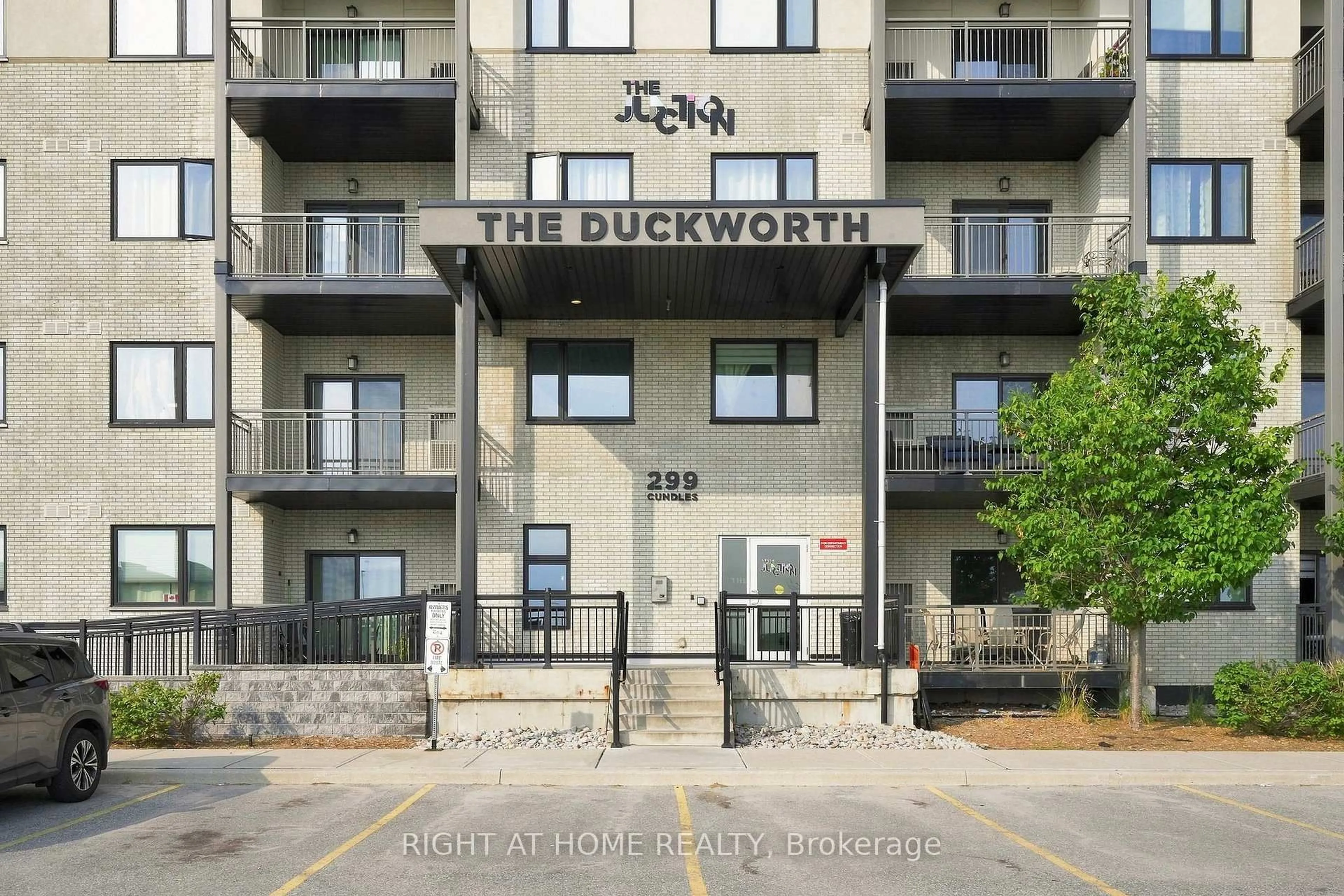 Unknown for 299 Cundles Rd ##106, Barrie Ontario L4M 0K9