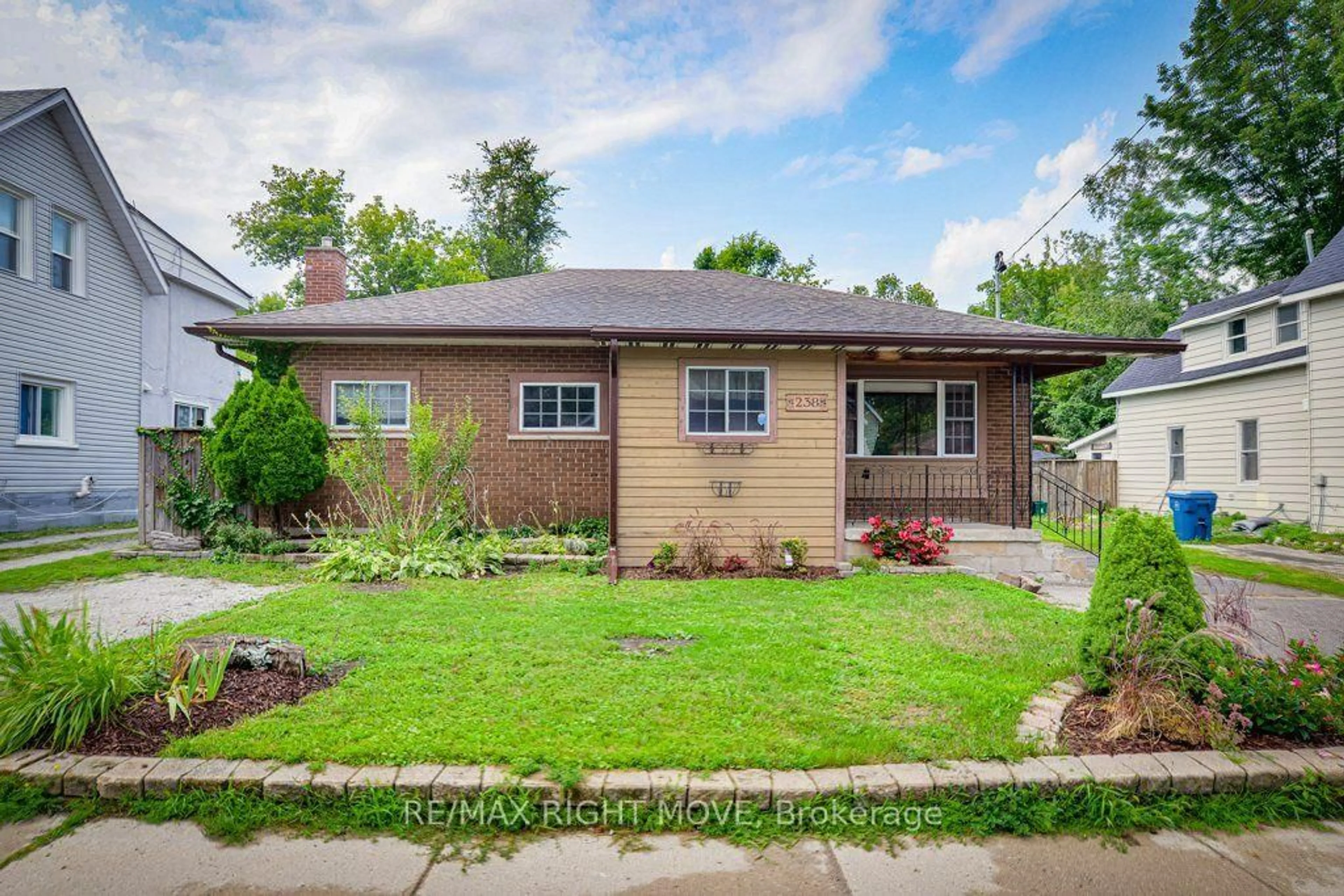 Home with brick exterior material, street for 238 Mary St, Orillia Ontario L3V 3E6