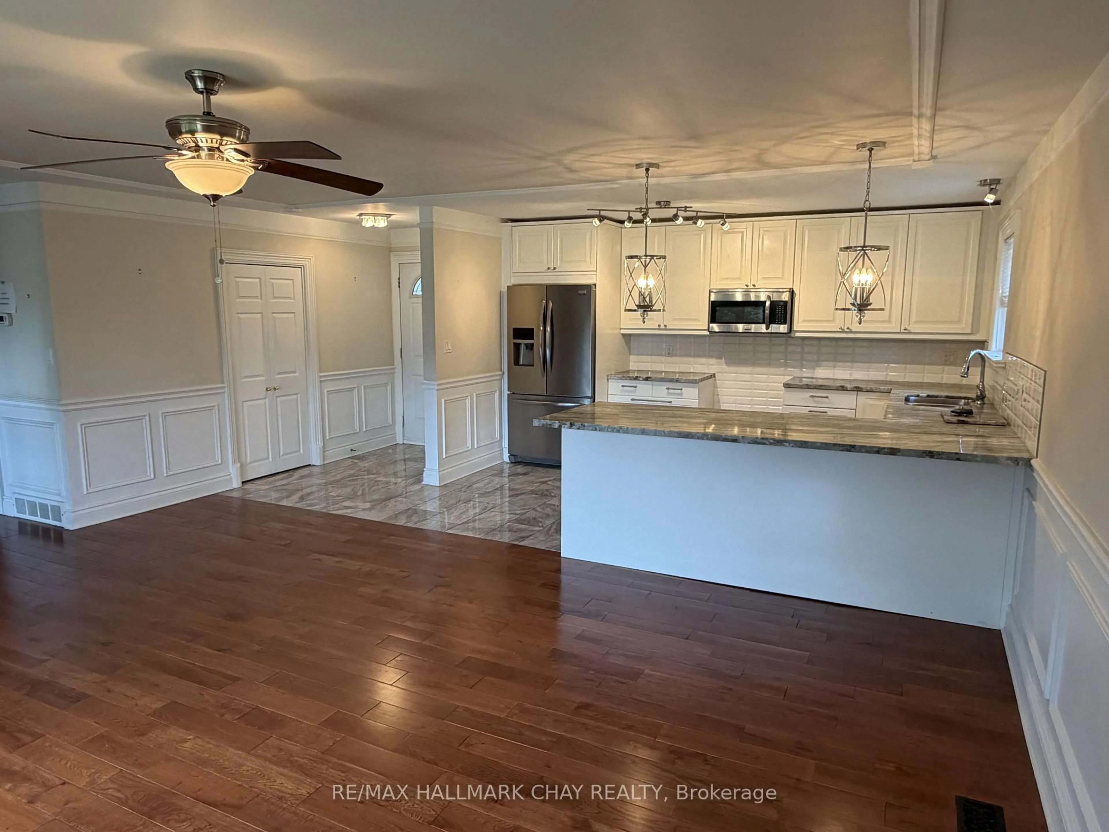 Open concept kitchen, unknown for 426 Highland Ave, Orillia Ontario L3V 4E7