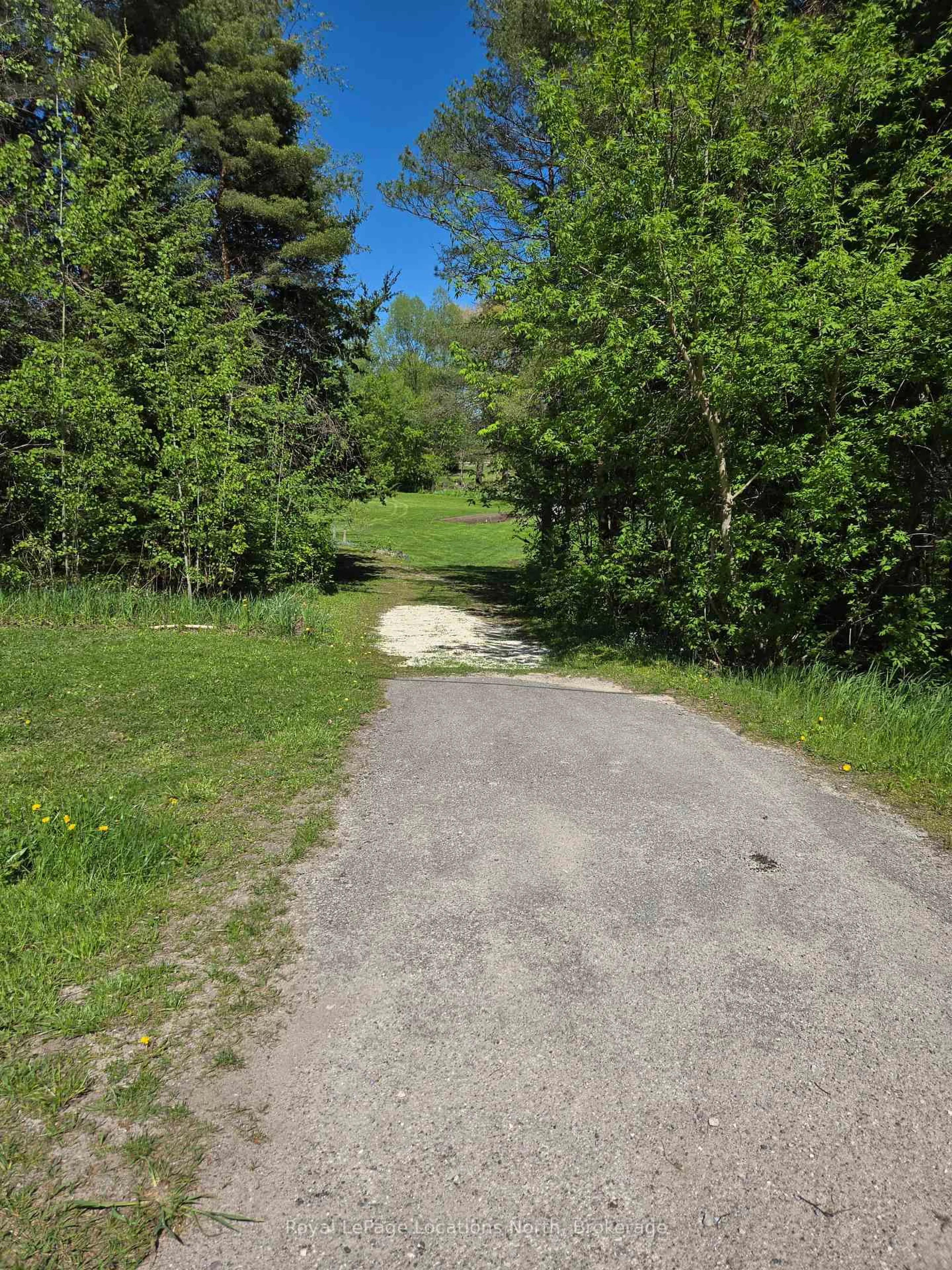 Unknown for 217 Dominion Dr, Clearview Ontario L0M 1S0