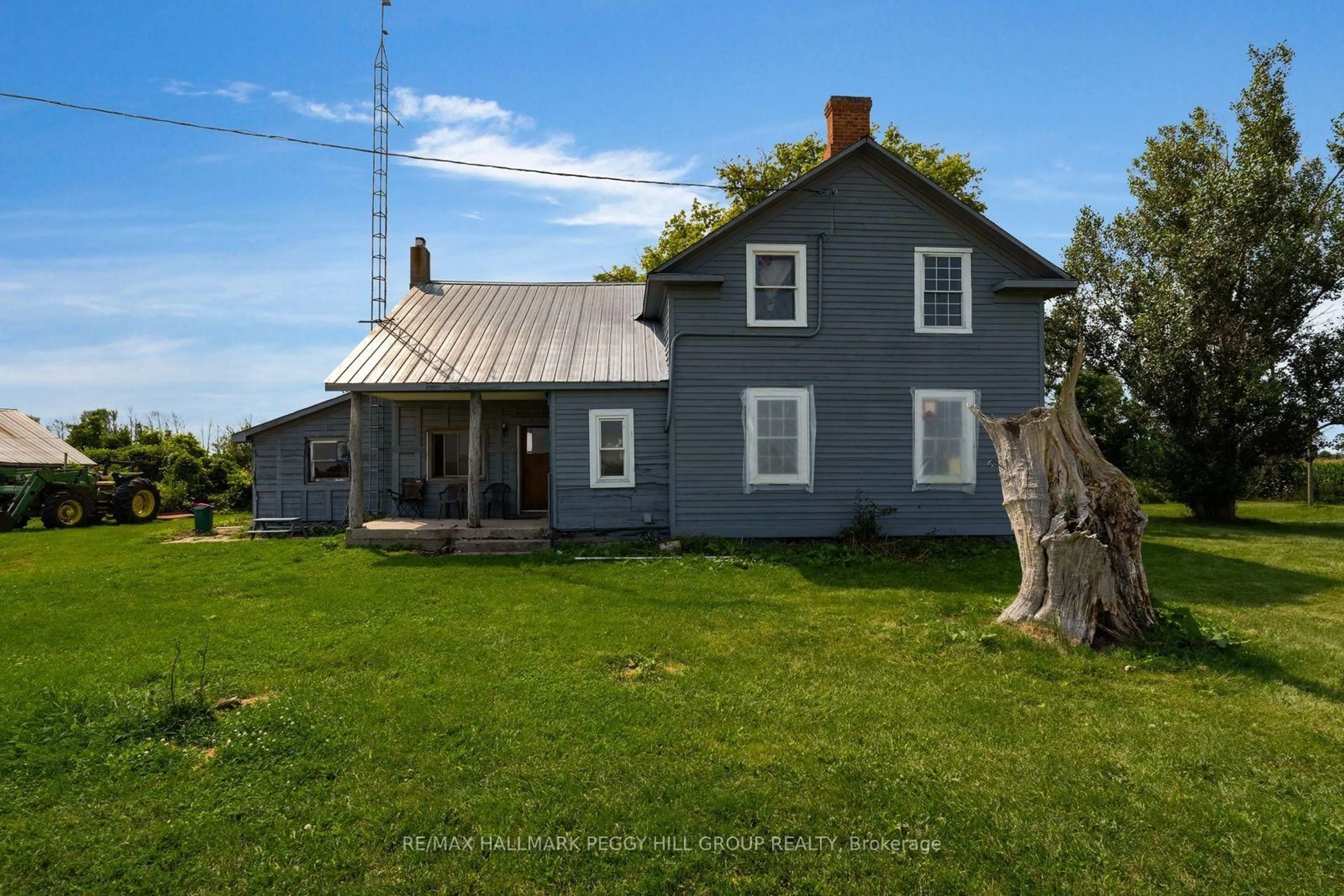 A pic from outside/outdoor area/front of a property/back of a property/a pic from drone, building for 6331 26 Highway, Clearview Ontario L0M 1S0