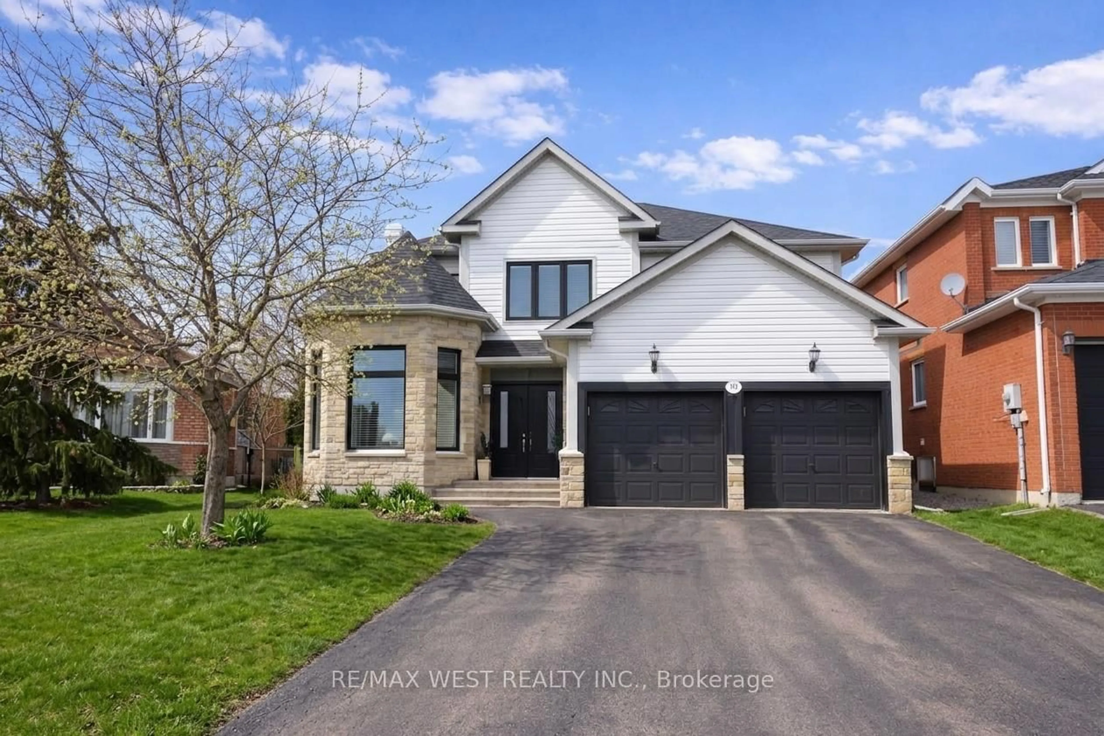 Home with brick exterior material, street for 90 Birkhall Pl, Barrie Ontario L4N 0K2