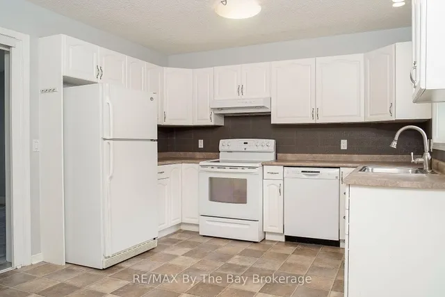 11 INDIANA Ave, Wasaga Beach 5