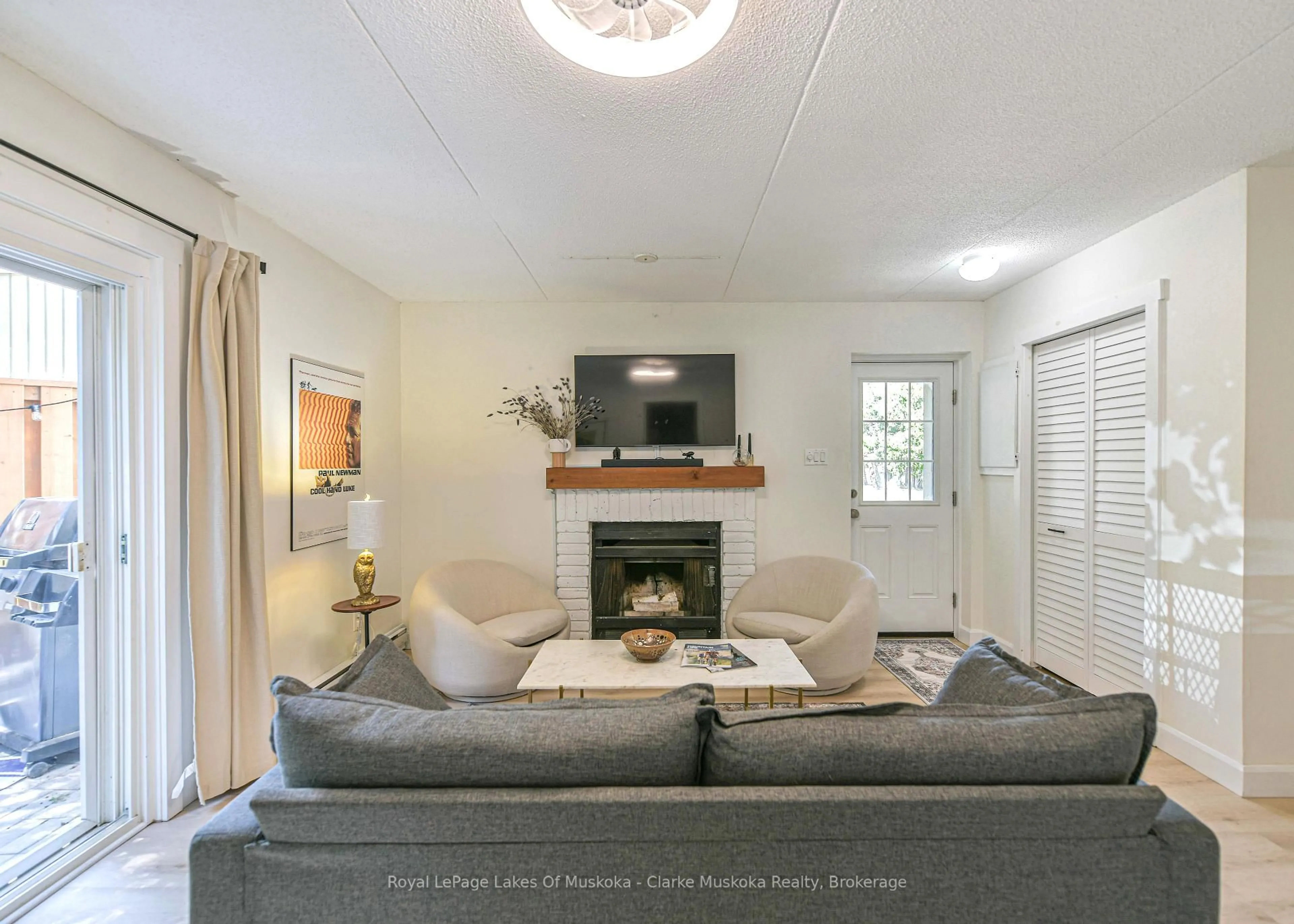 Living room with furniture, unknown for 19 Dawson Dr #42, Collingwood Ontario L9Y 5B4