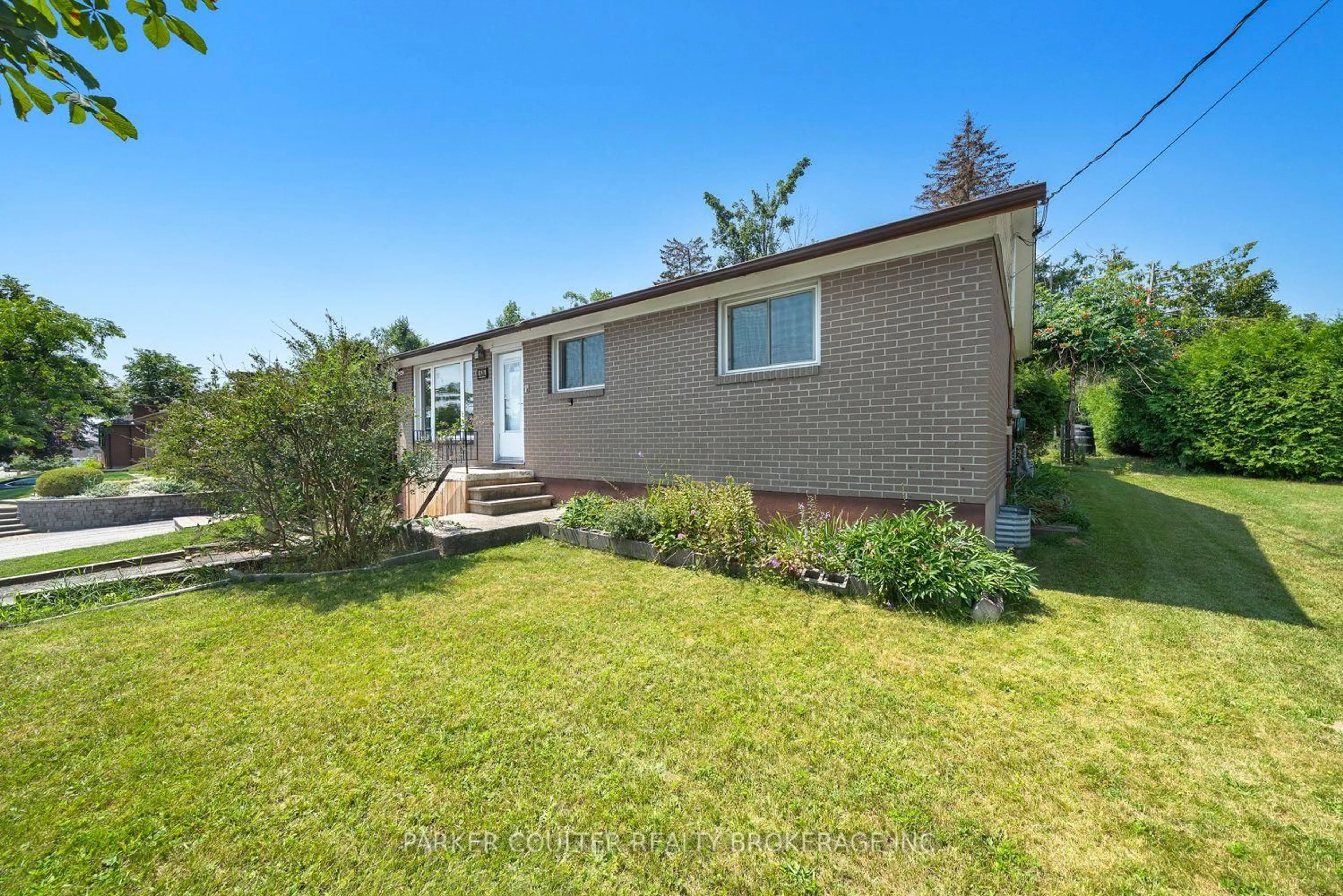 Unknown for 636 Mississaga St, Orillia Ontario L3V 3C6