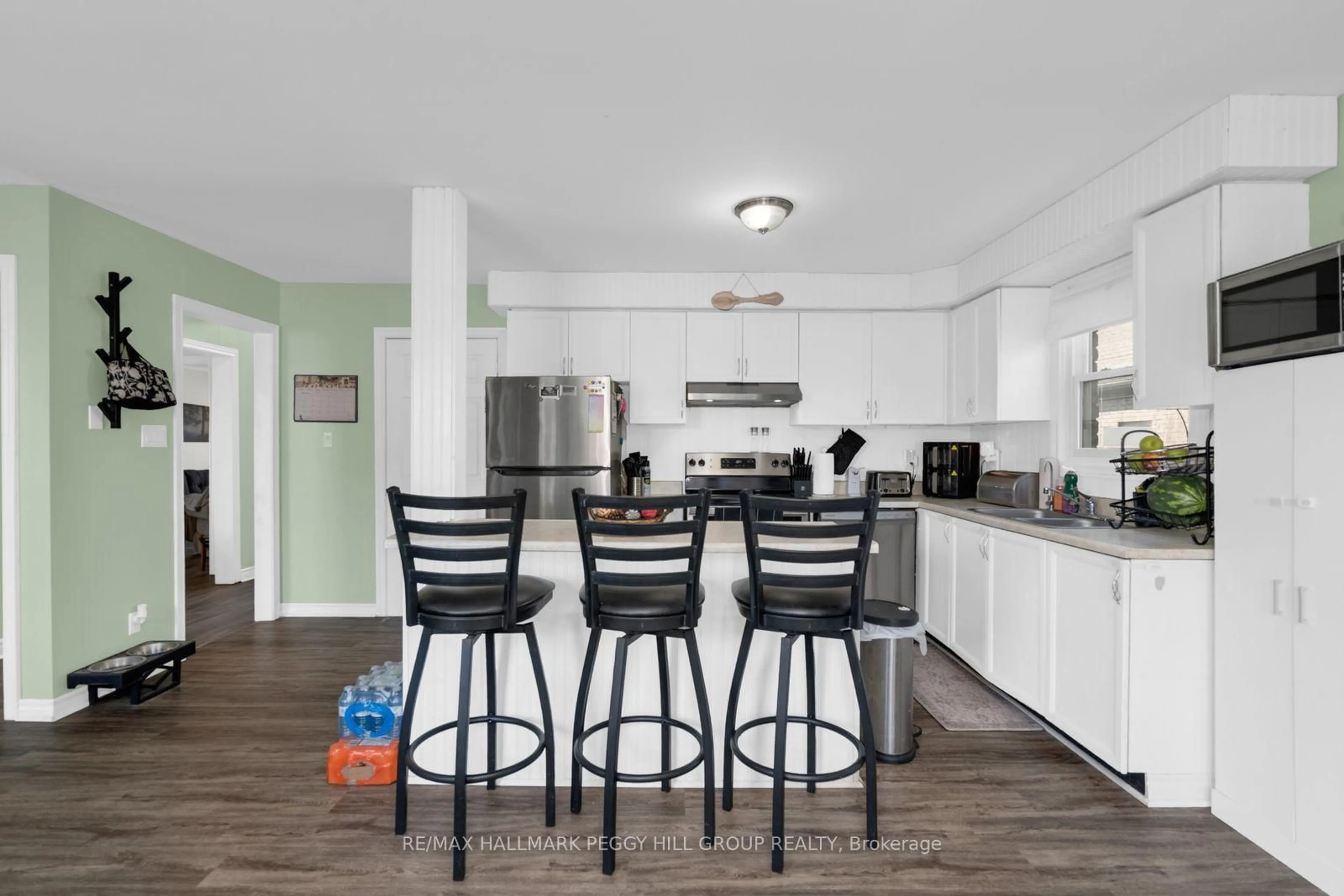 Open concept kitchen, unknown for 187 Johnson St, Barrie Ontario L4M 5Y9