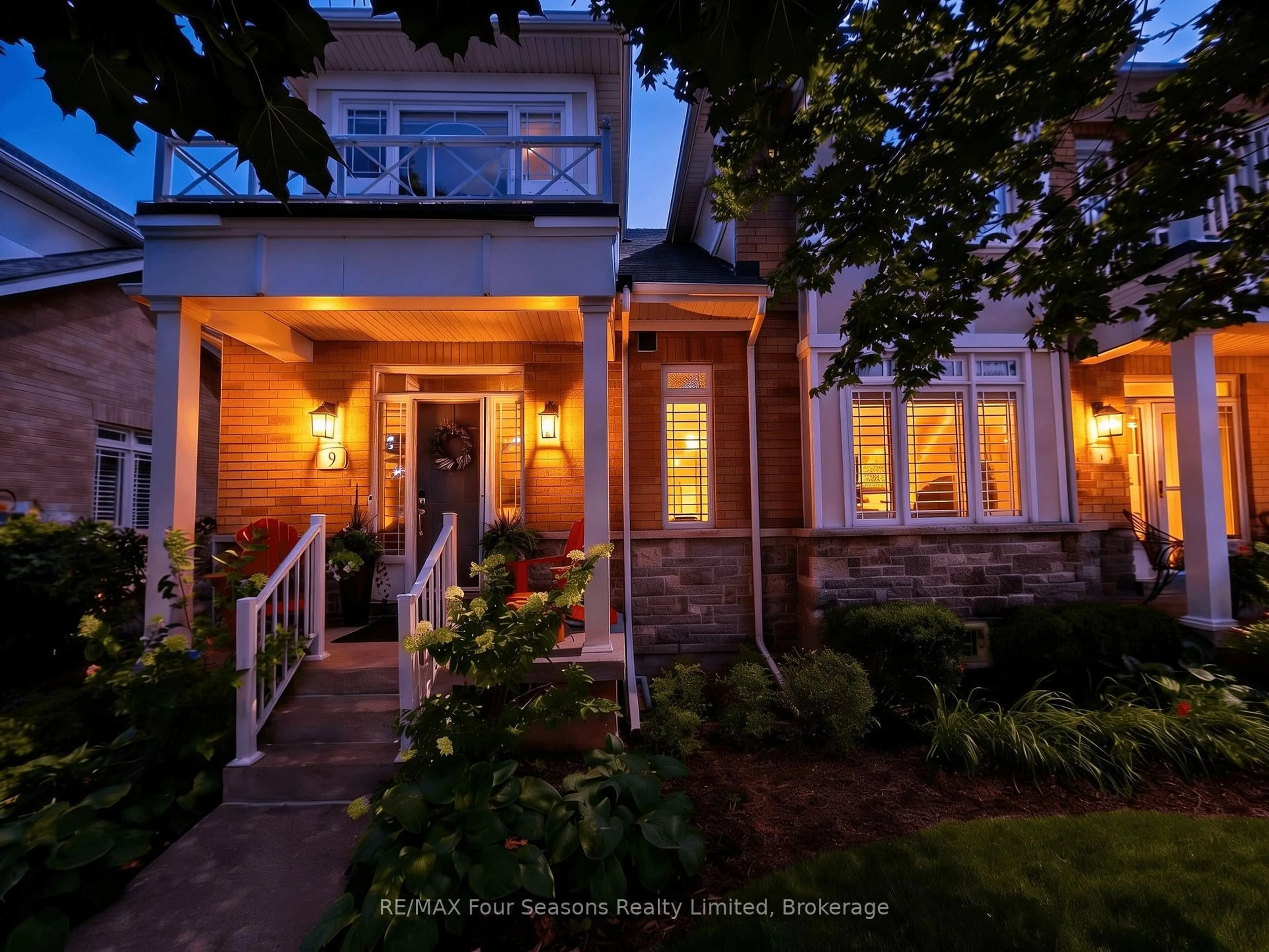 Home with brick exterior material, street for 9 North Maple St, Collingwood Ontario L9Y 0J7