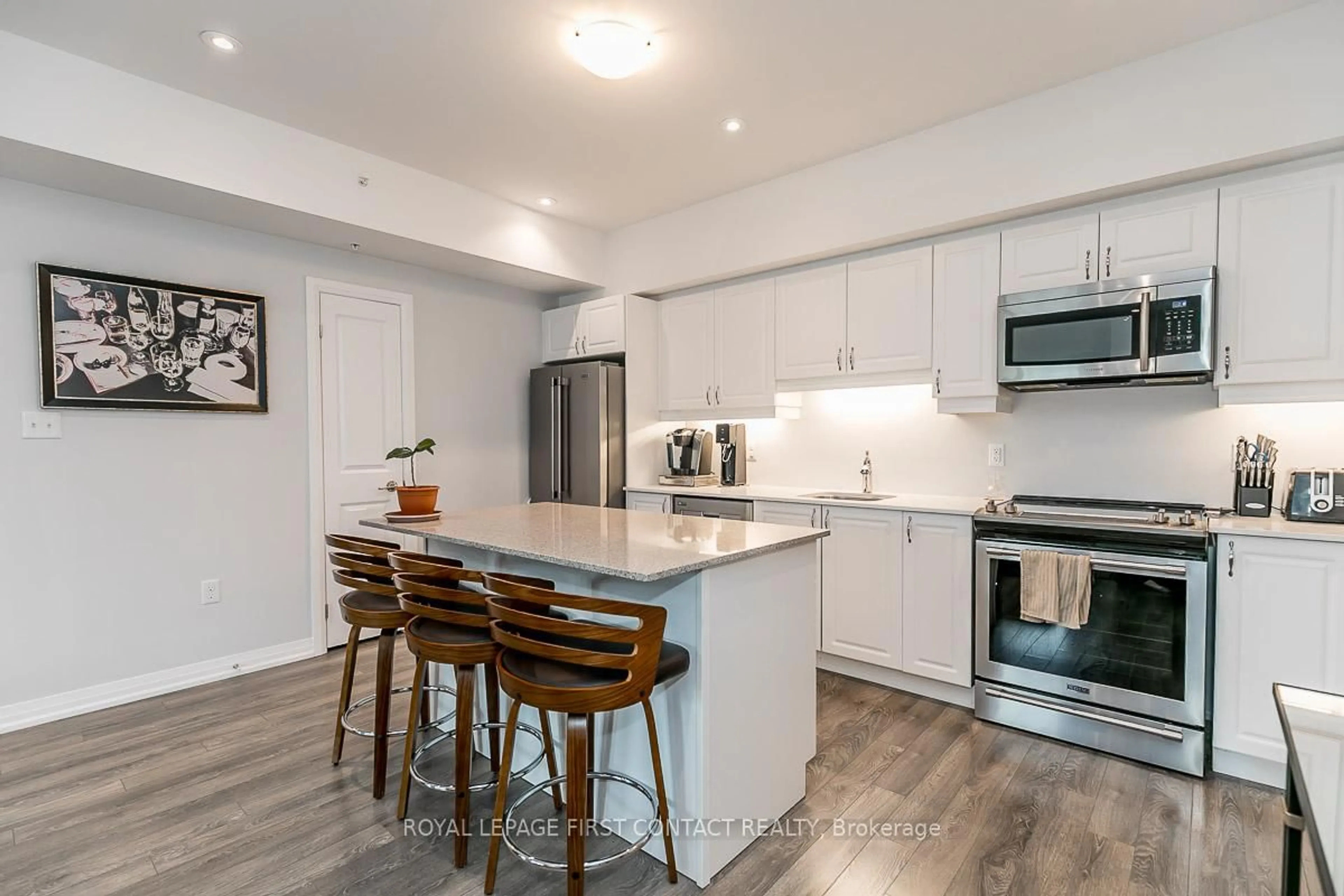 Open concept kitchen, unknown for 300 Essa Rd #501, Barrie Ontario L9J 0B9