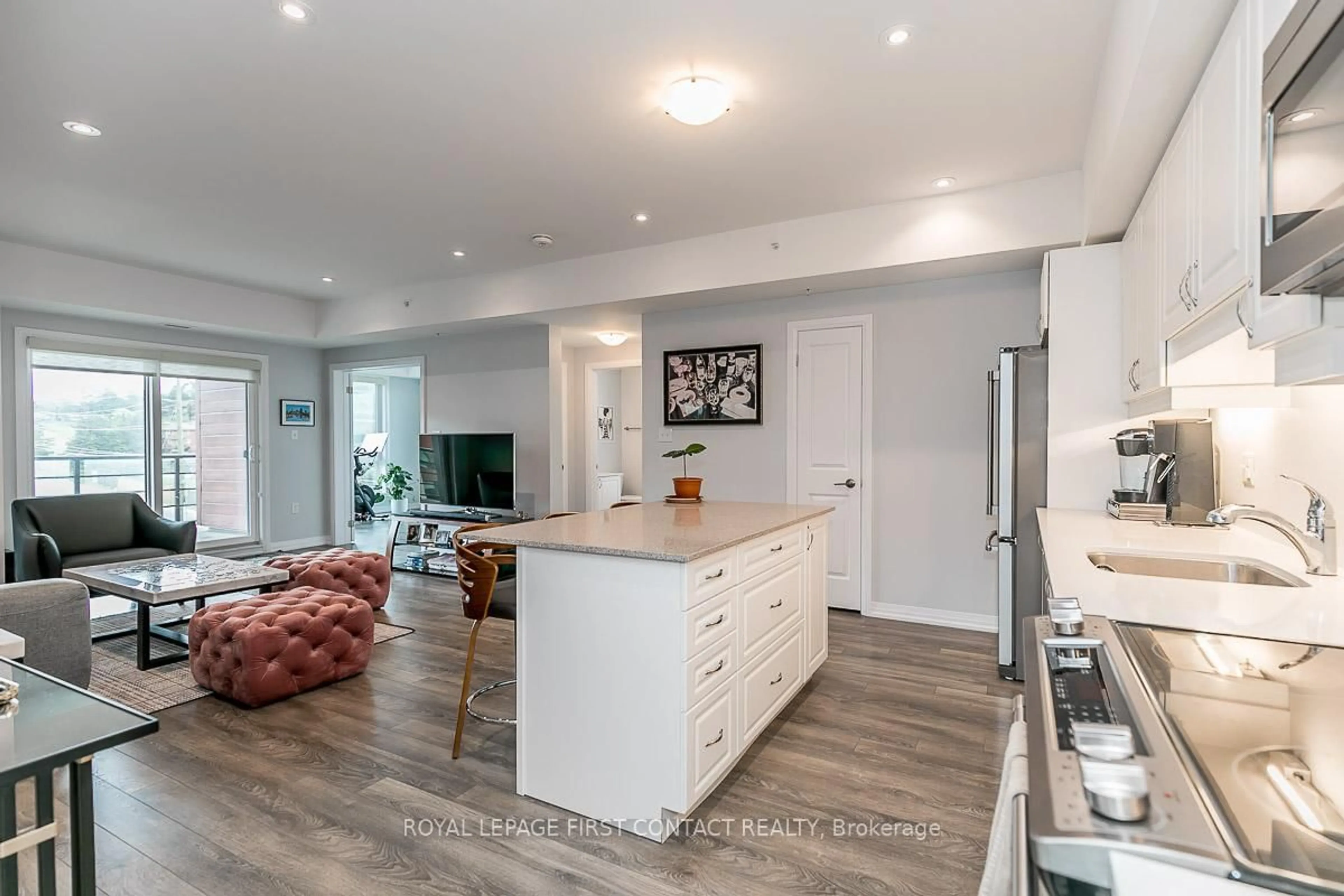 Open concept kitchen, unknown for 300 Essa Rd #501, Barrie Ontario L9J 0B9