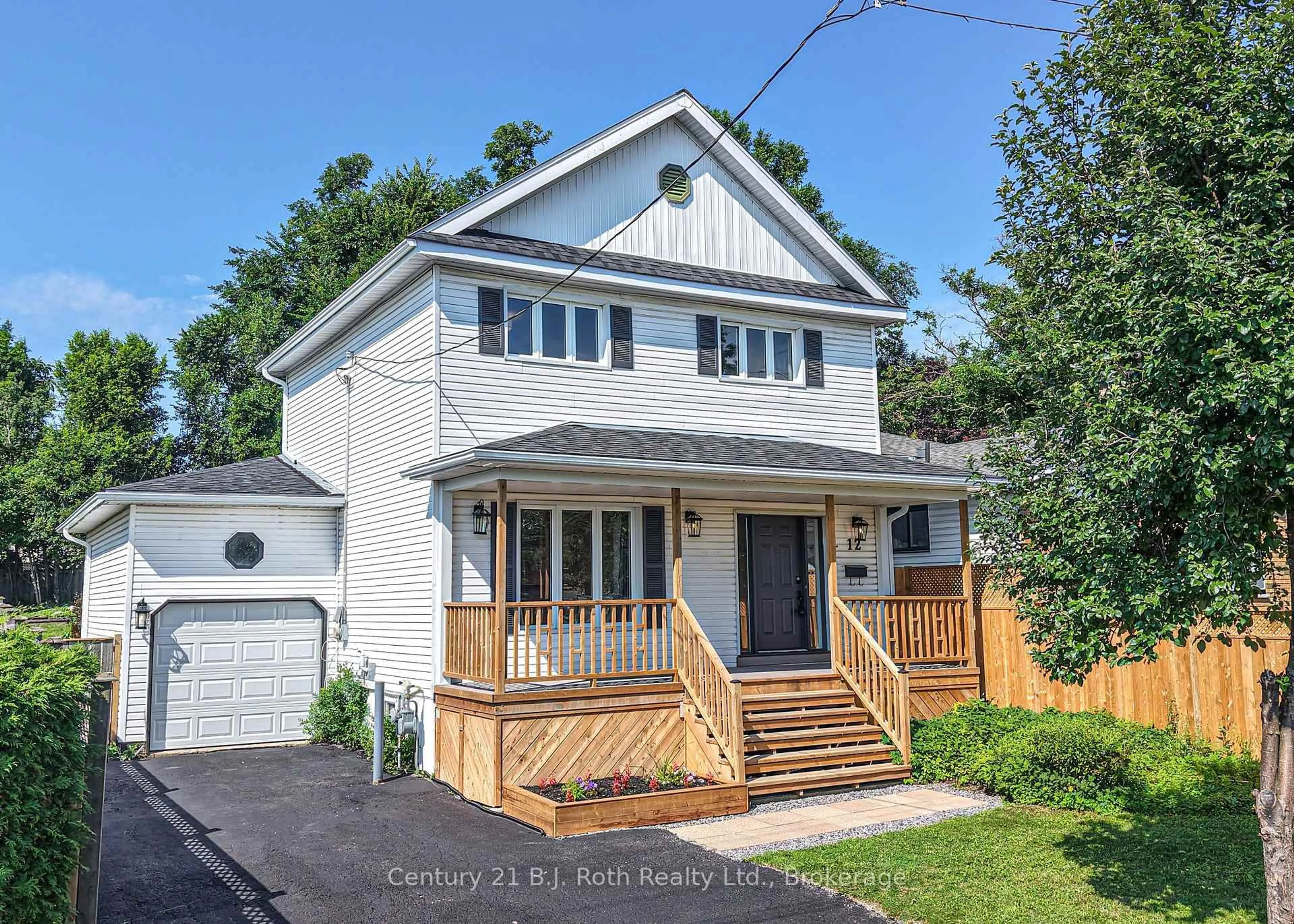 Home with vinyl exterior material, street for 12 Clinton St, Orillia Ontario L3V 6A1