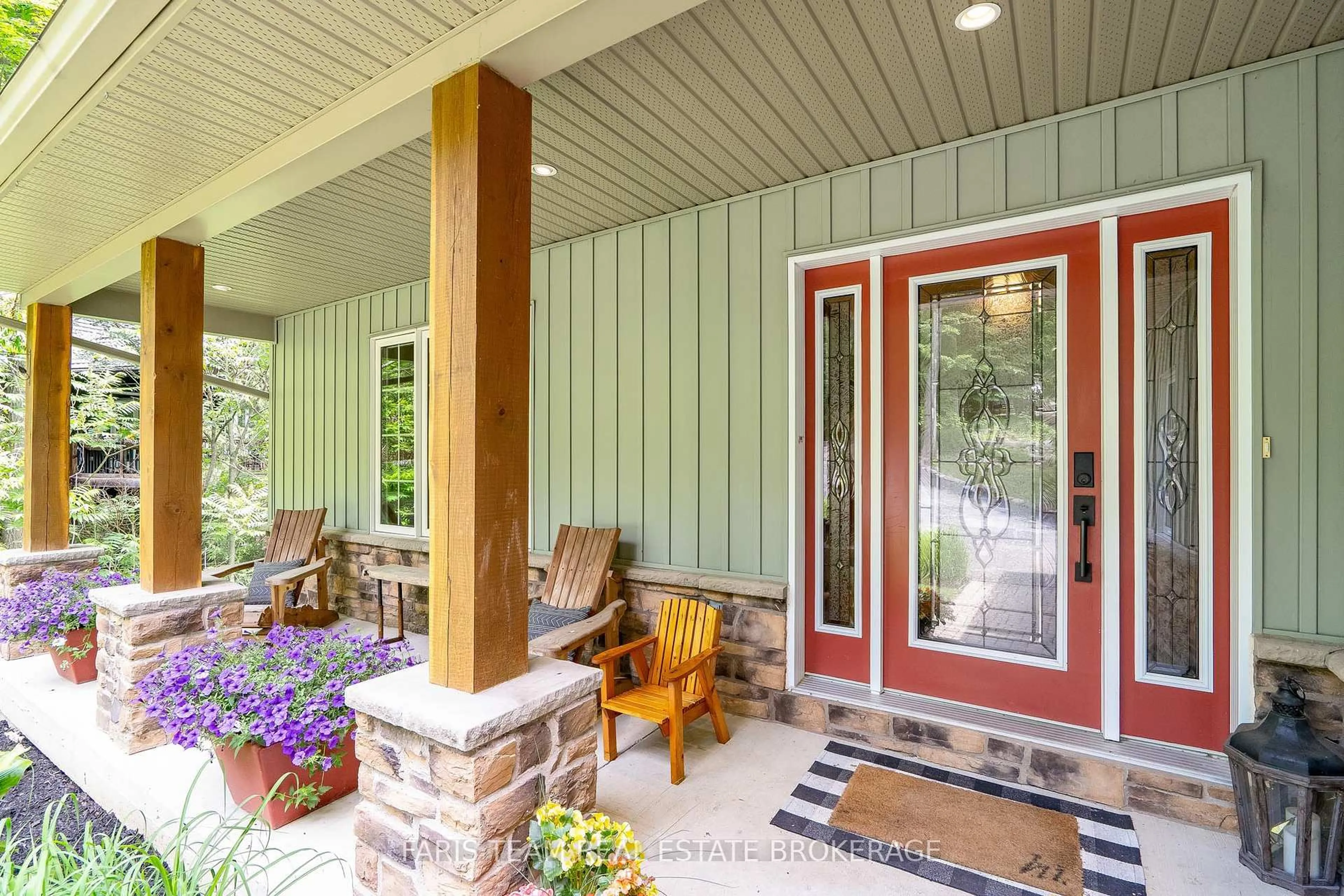 Indoor entryway for 11 Snowshoe Tr, Oro-Medonte Ontario L0K 1N0