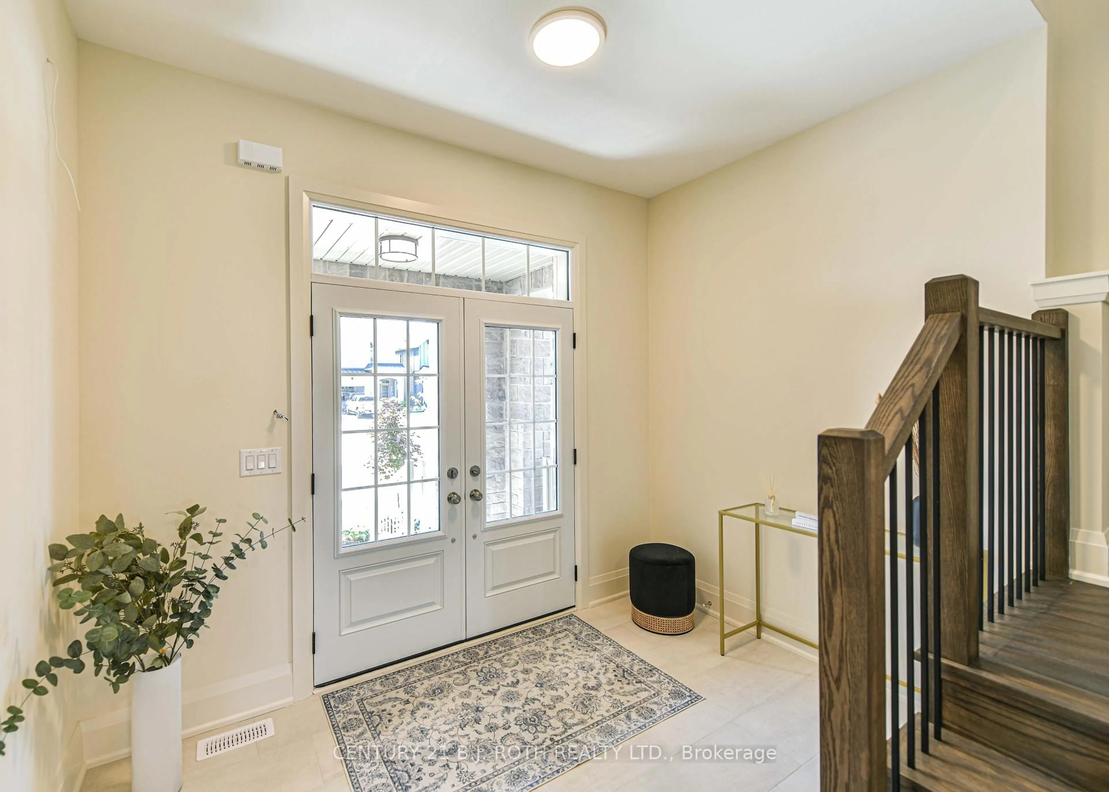 Indoor entryway for 3195 Orion Blvd, Orillia Ontario L3V 8M6