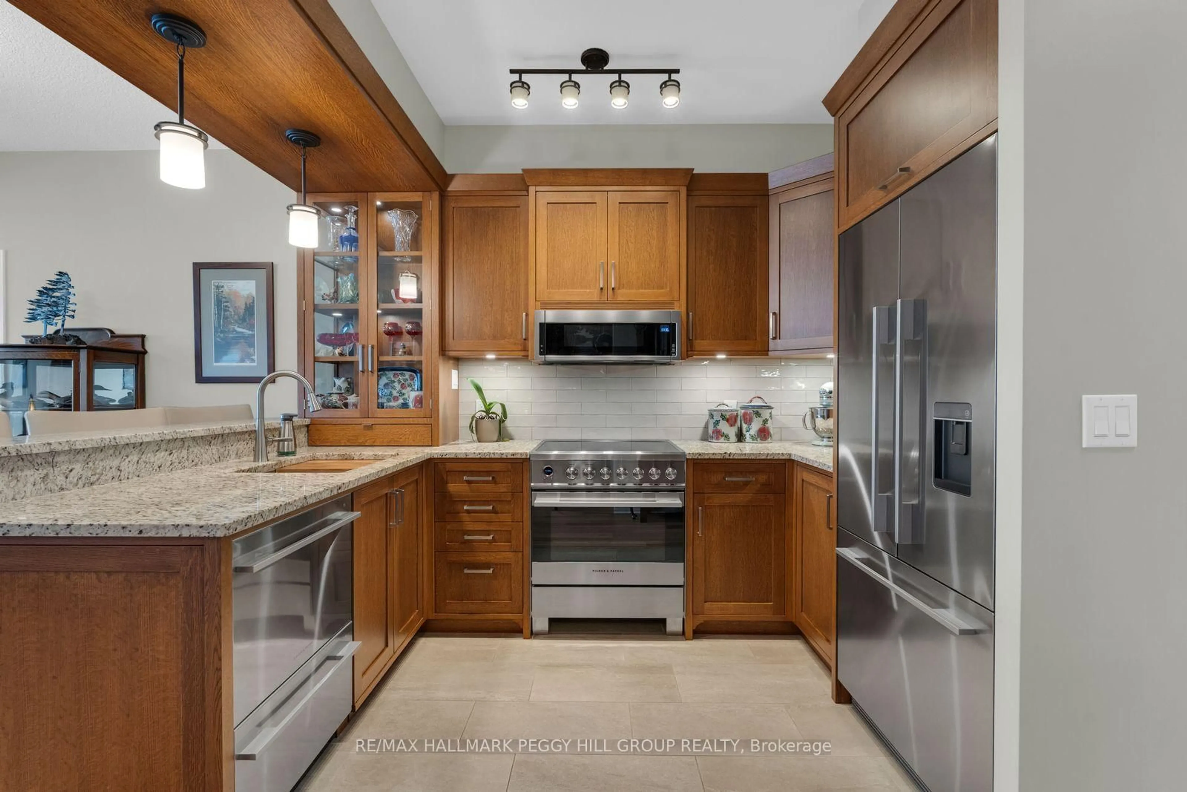 Contemporary kitchen, ceramic/tile floor for 354 Atherley Rd #406, Orillia Ontario L3V 0B8