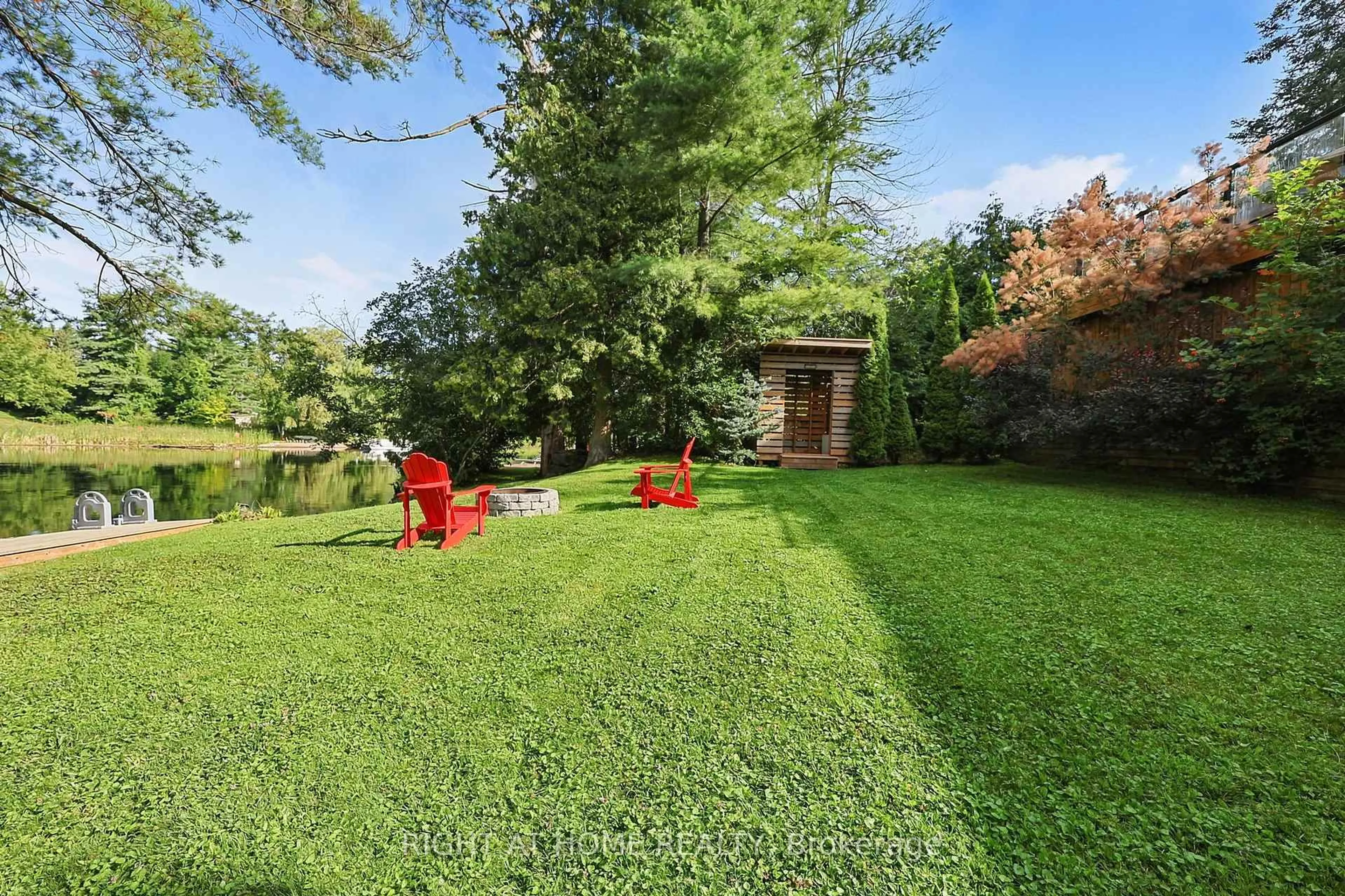 Patio, water/lake/river/ocean view for 8168 Laidlaw Ave, Ramara Ontario L0K 2B0