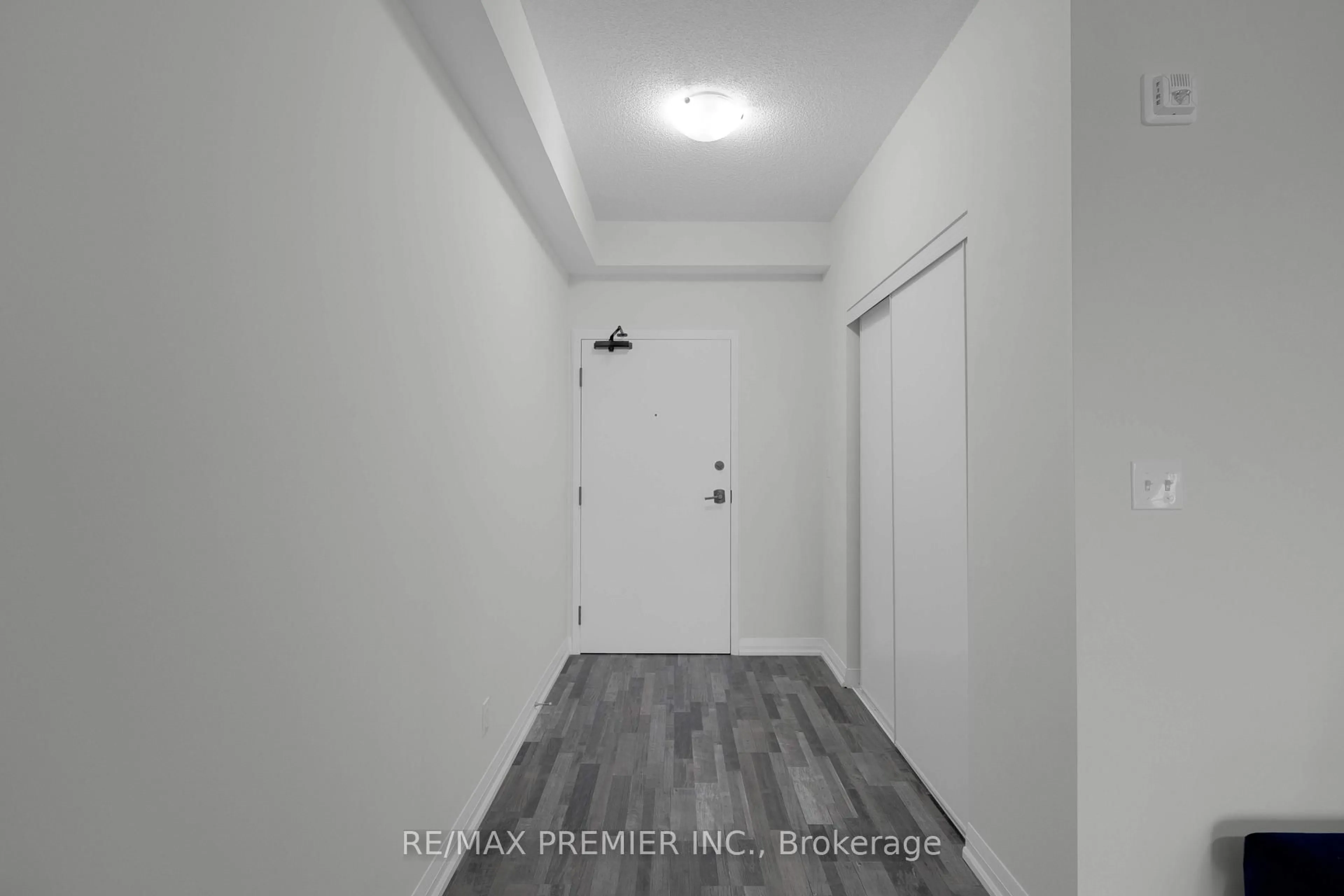 A pic of a room for 54 Koda St #417, Barrie Ontario L9J 0J6