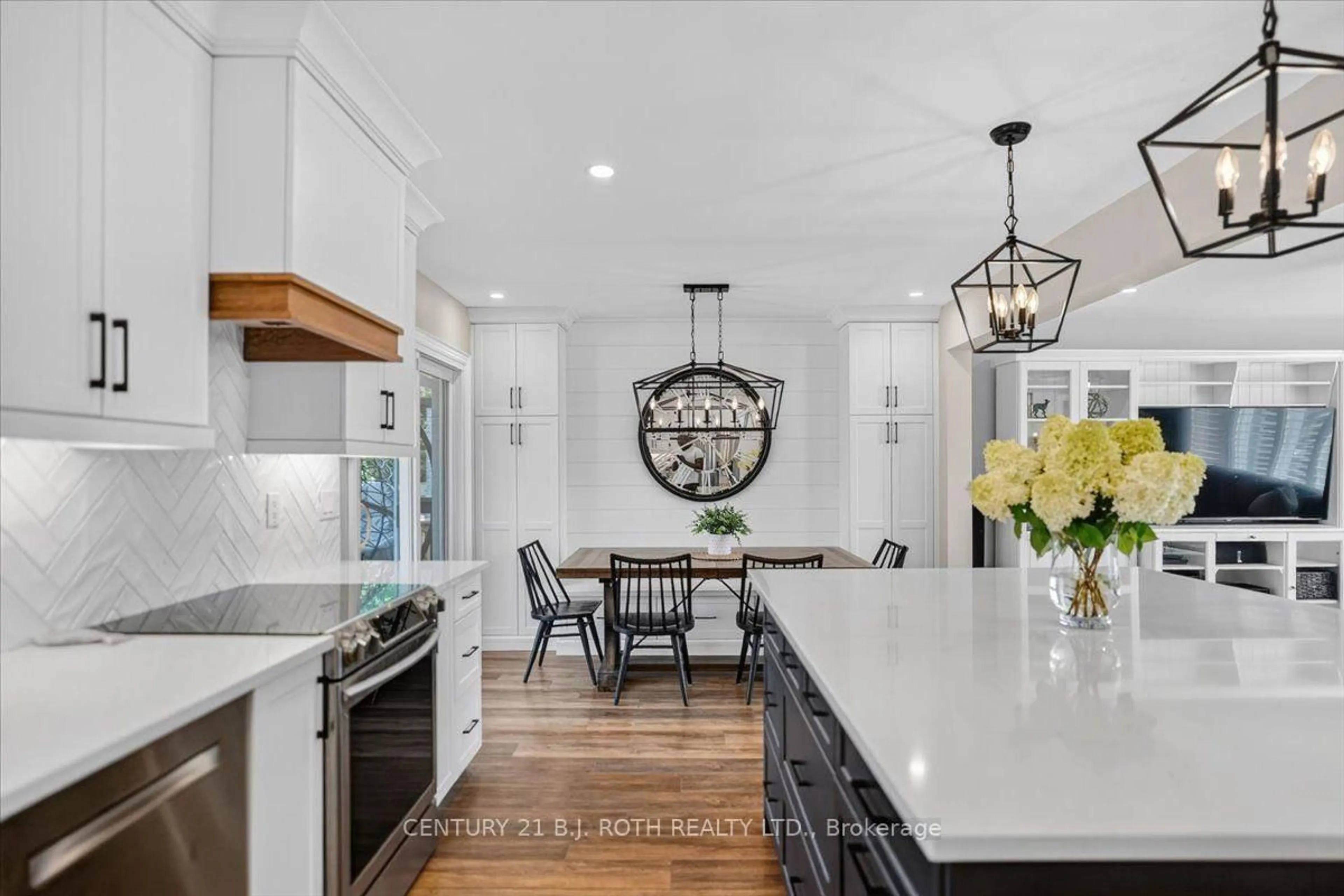 Open concept kitchen, ceramic/tile floor for 13 Clover Ave, Barrie Ontario L4N 3M7