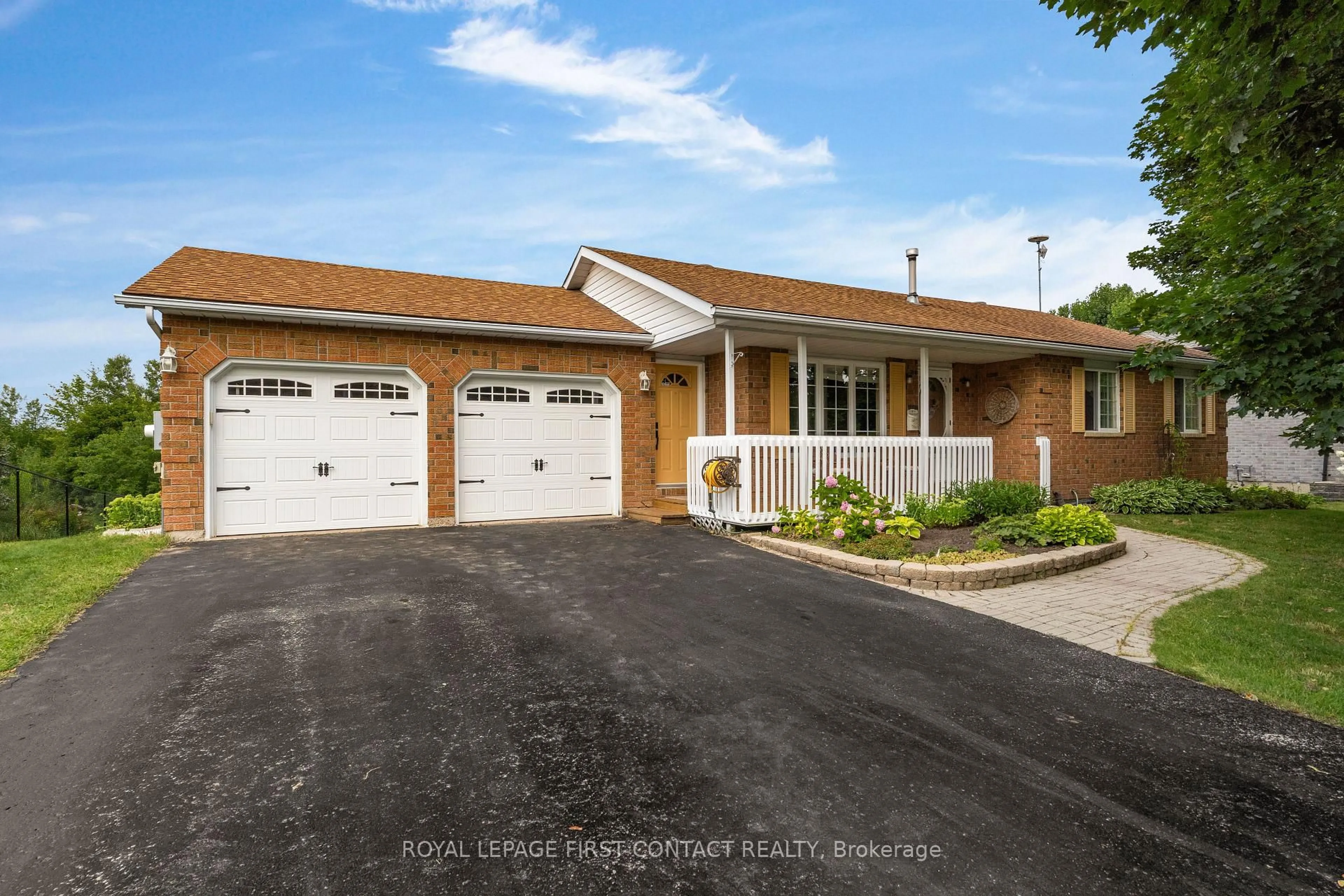 Home with brick exterior material, street for 22 Procee Circ, Oro-Medonte Ontario L4M 4Y8