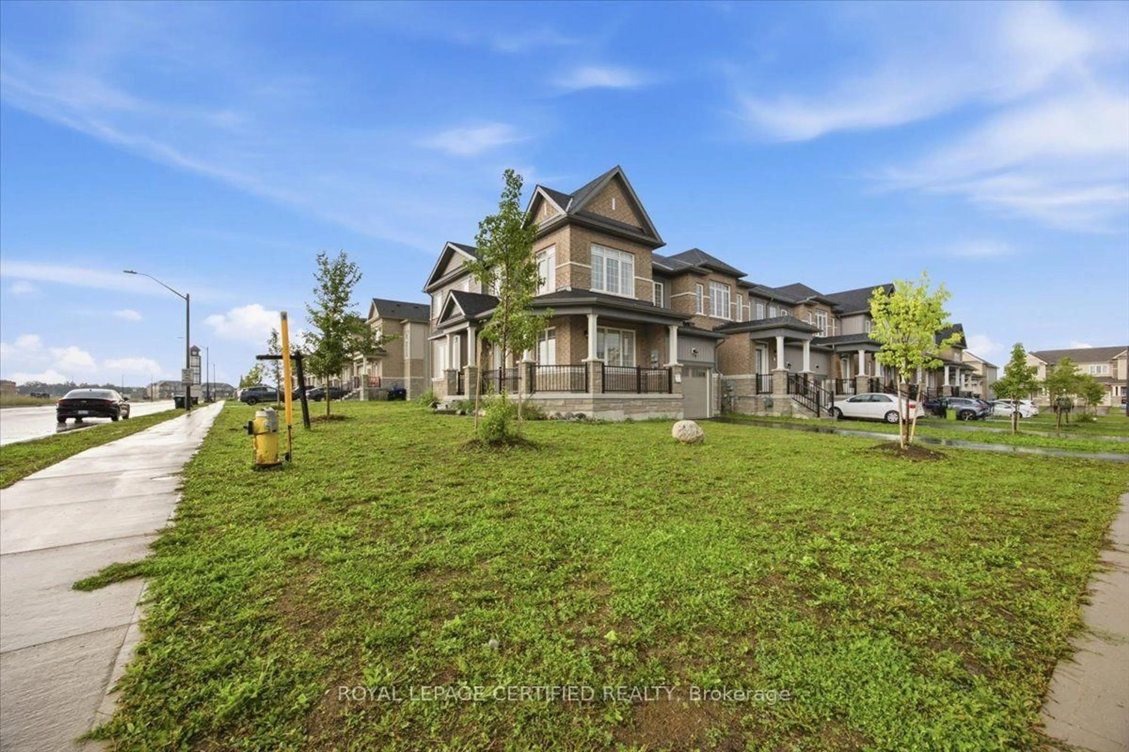 A pic from outside/outdoor area/front of a property/back of a property/a pic from drone, unknown for 66 Stately Dr, Wasaga Beach Ontario L9Z 0L6