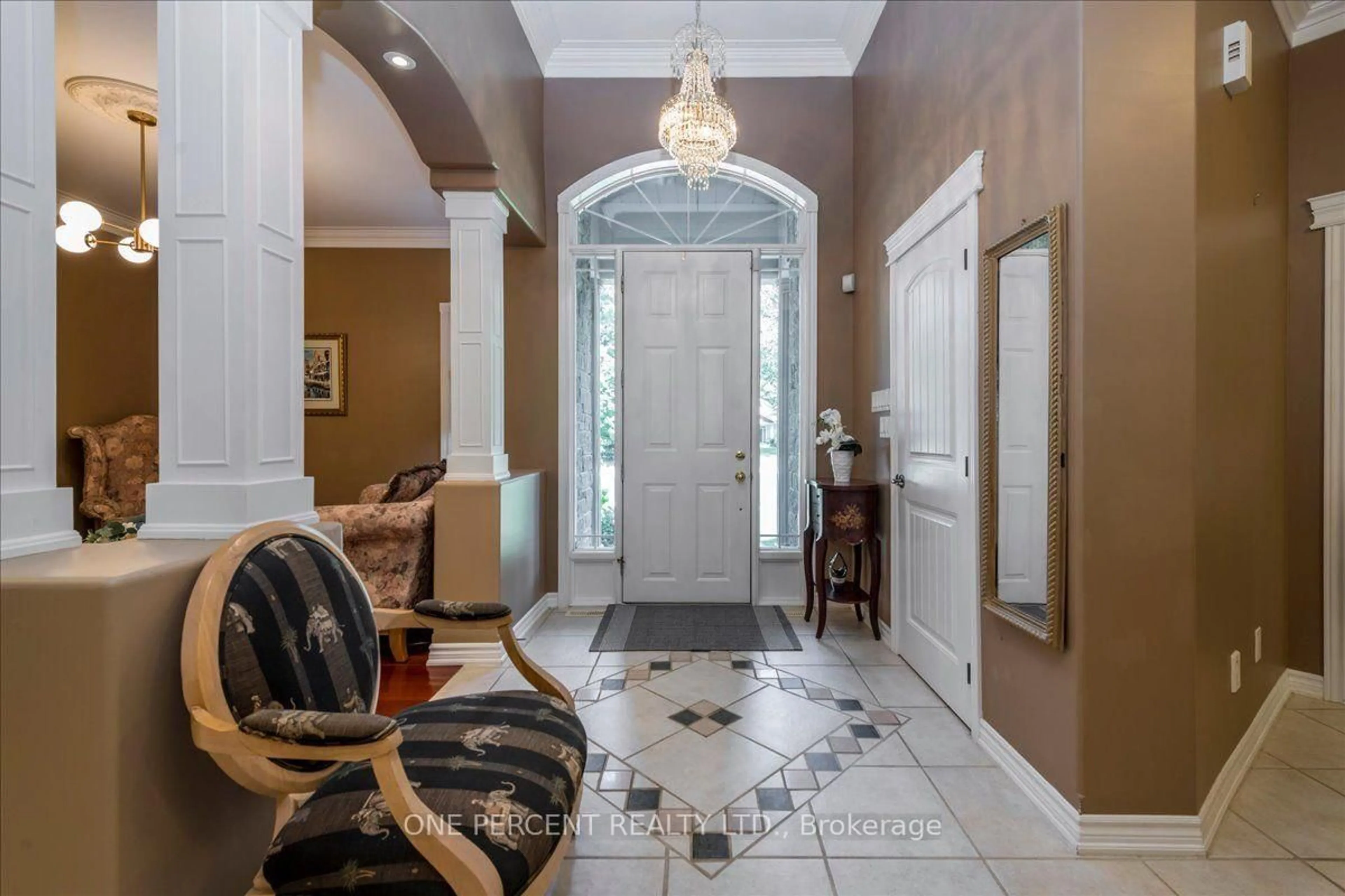 Indoor foyer for 9 Laddie Lane, Springwater Ontario L9X 0C3