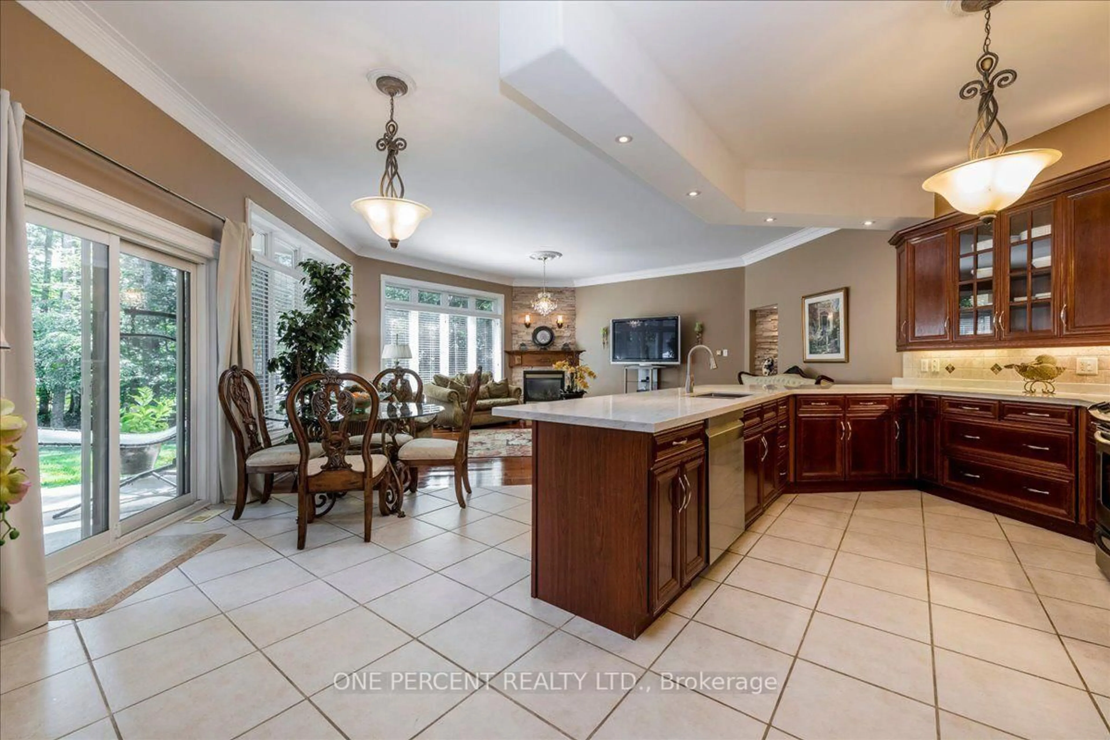 Open concept kitchen, ceramic/tile floor for 9 Laddie Lane, Springwater Ontario L9X 0C3