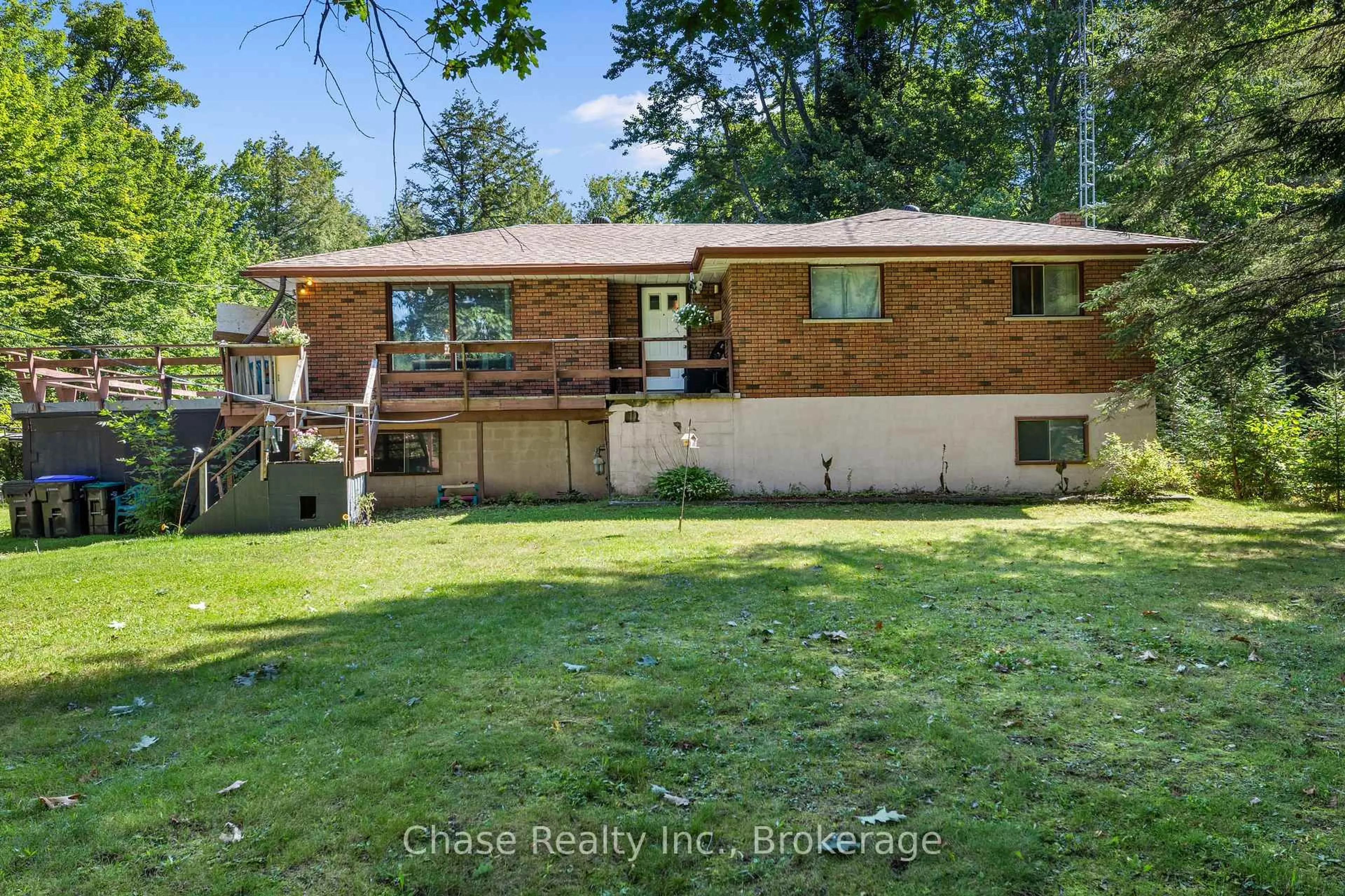 A pic from outside/outdoor area/front of a property/back of a property/a pic from drone, unknown for 655 Tiny Beaches Rd, Tiny Ontario L0L 2J0