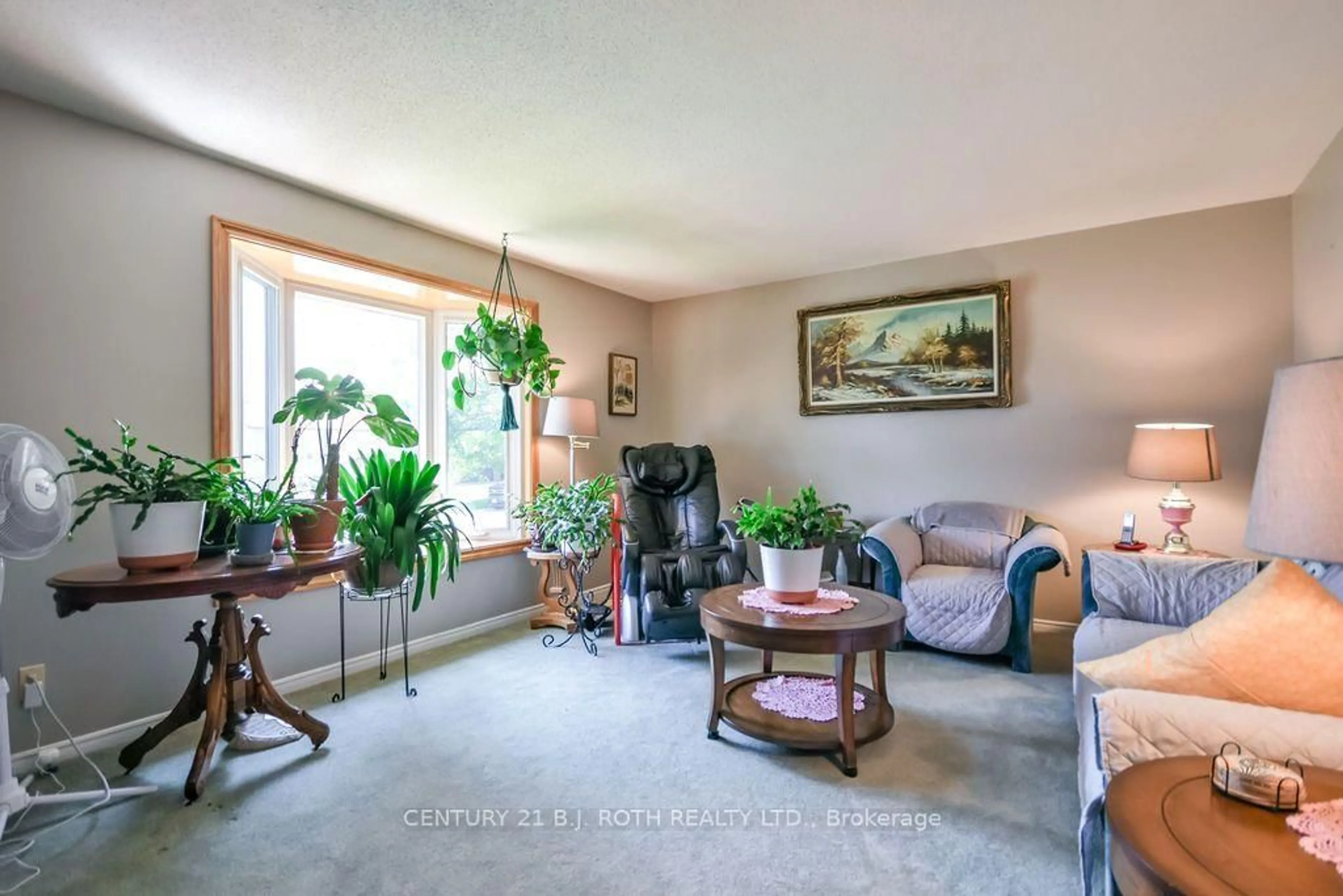 Living room with furniture, unknown for 21 KORLEA Cres, Orillia Ontario L3V 7K3