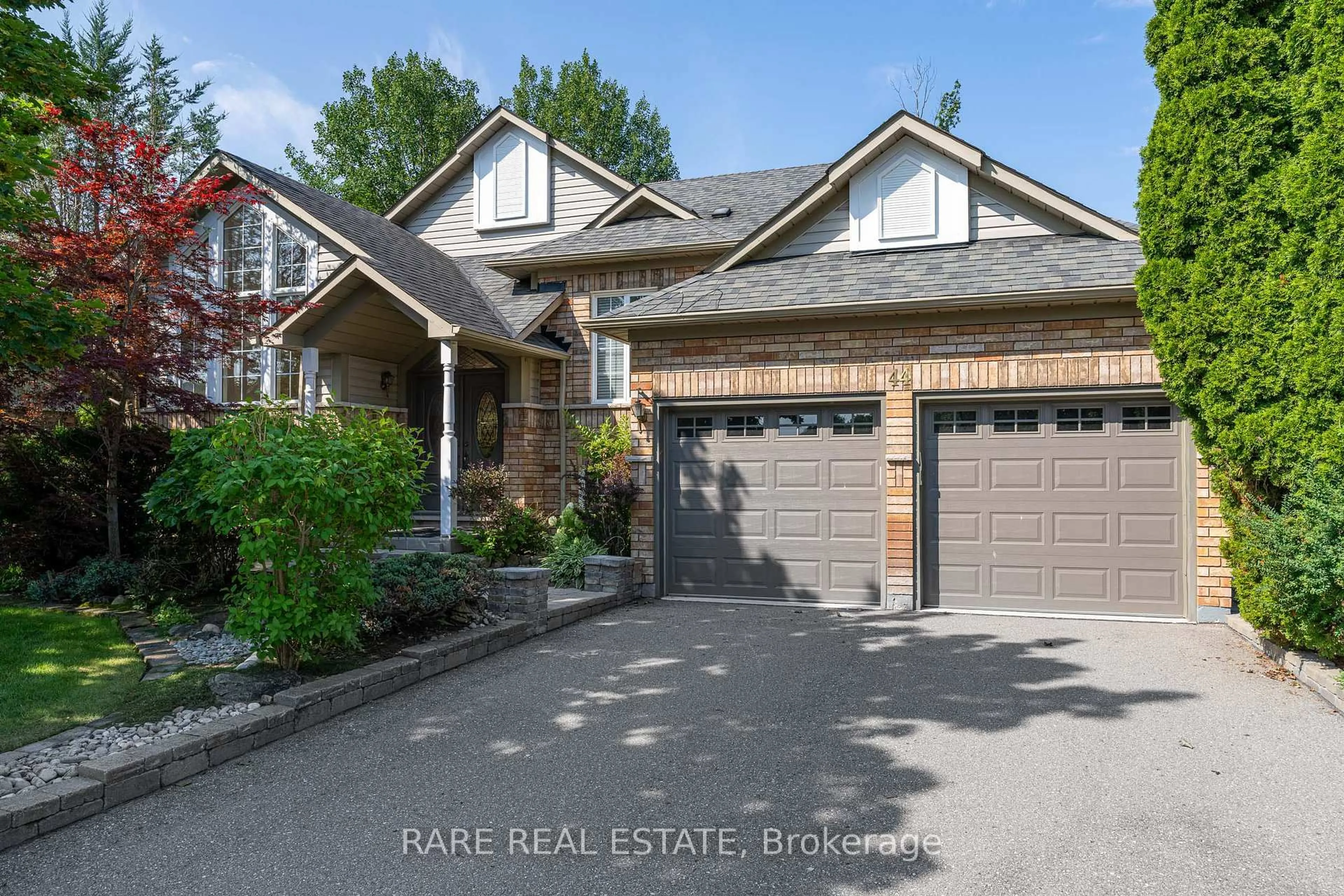 Home with brick exterior material, street for 44 Regina Blvd, Wasaga Beach Ontario L9Z 1M7