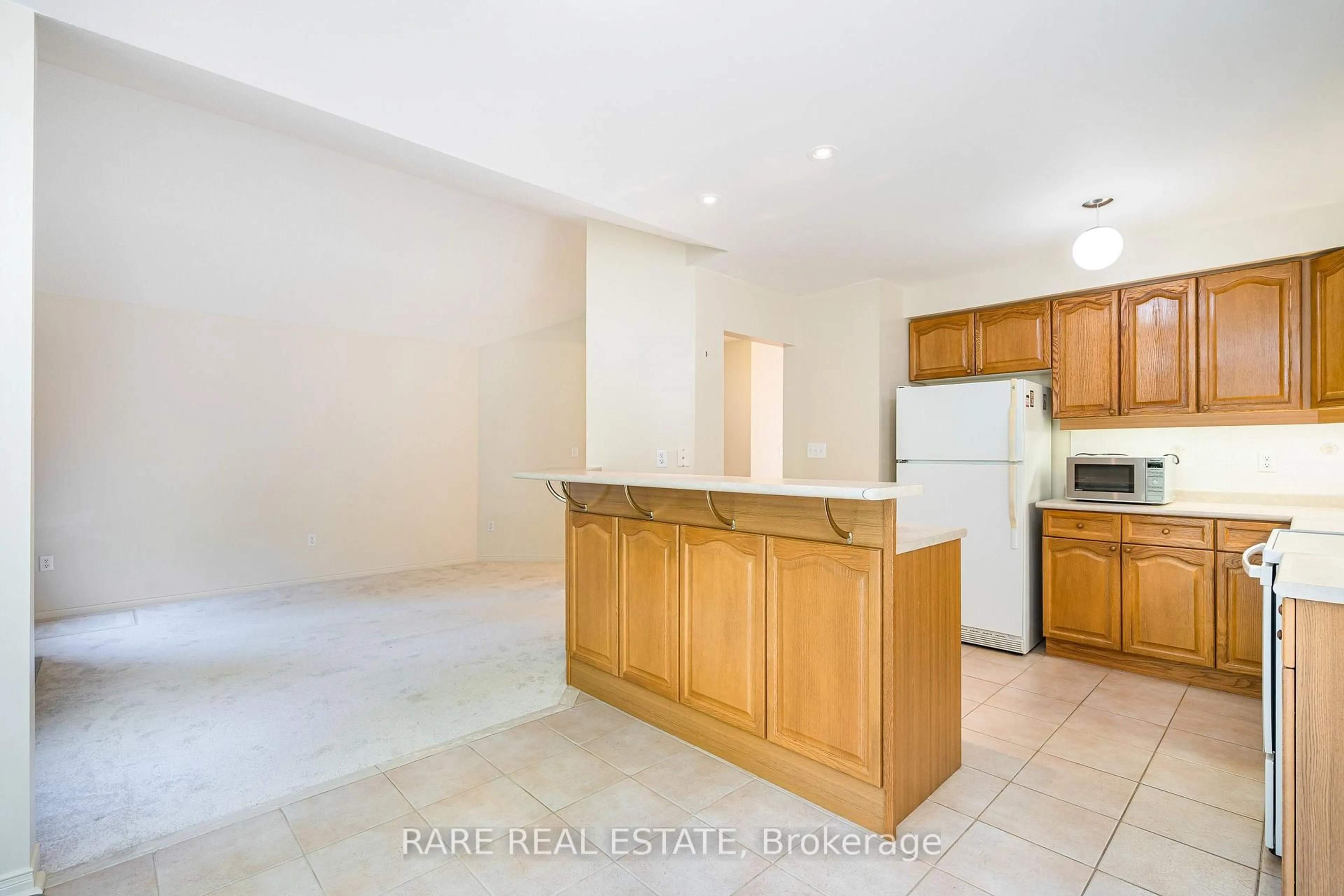 Standard kitchen, unknown for 44 Regina Blvd, Wasaga Beach Ontario L9Z 1M7