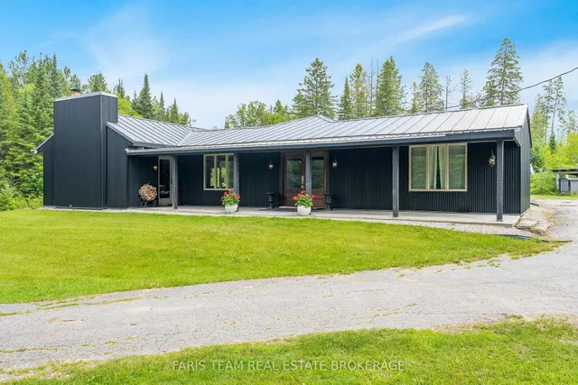 1076 Beaver Lane, Springwater 3