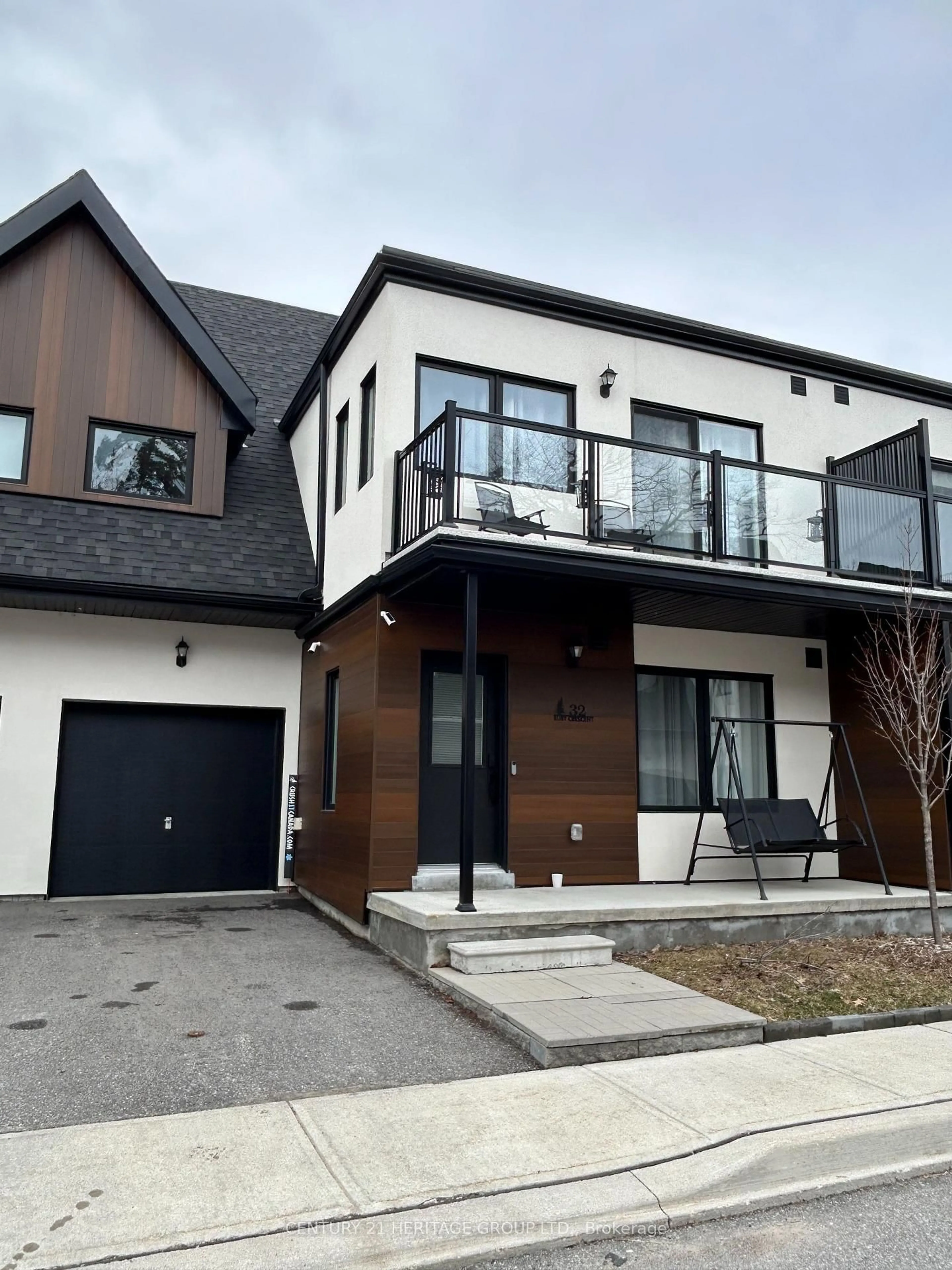Home with brick exterior material, street for 32 Ruby Cres, Orillia Ontario L3V 8M3