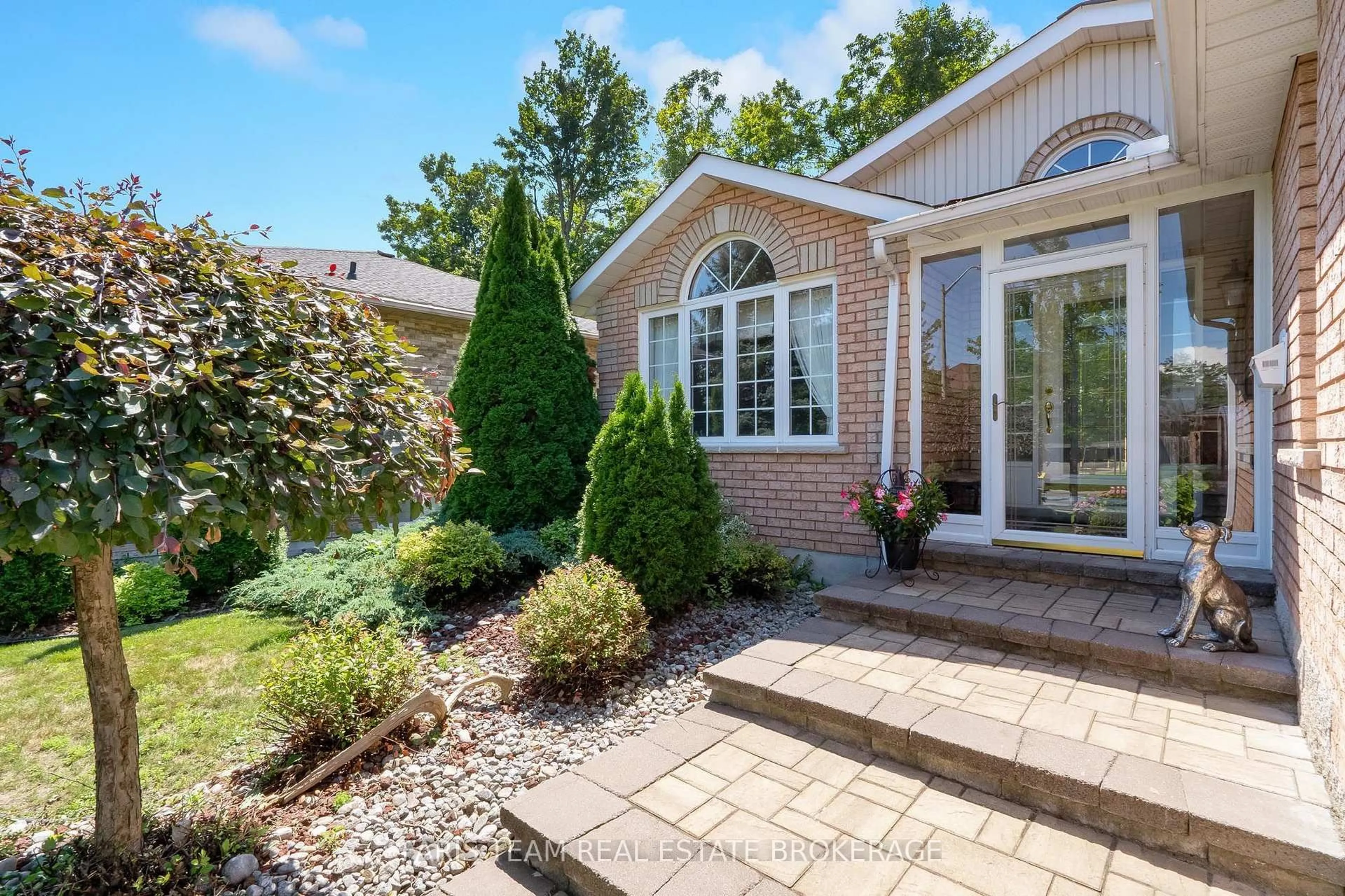 Unknown for 157 Emms Dr, Barrie Ontario L4N 9N8