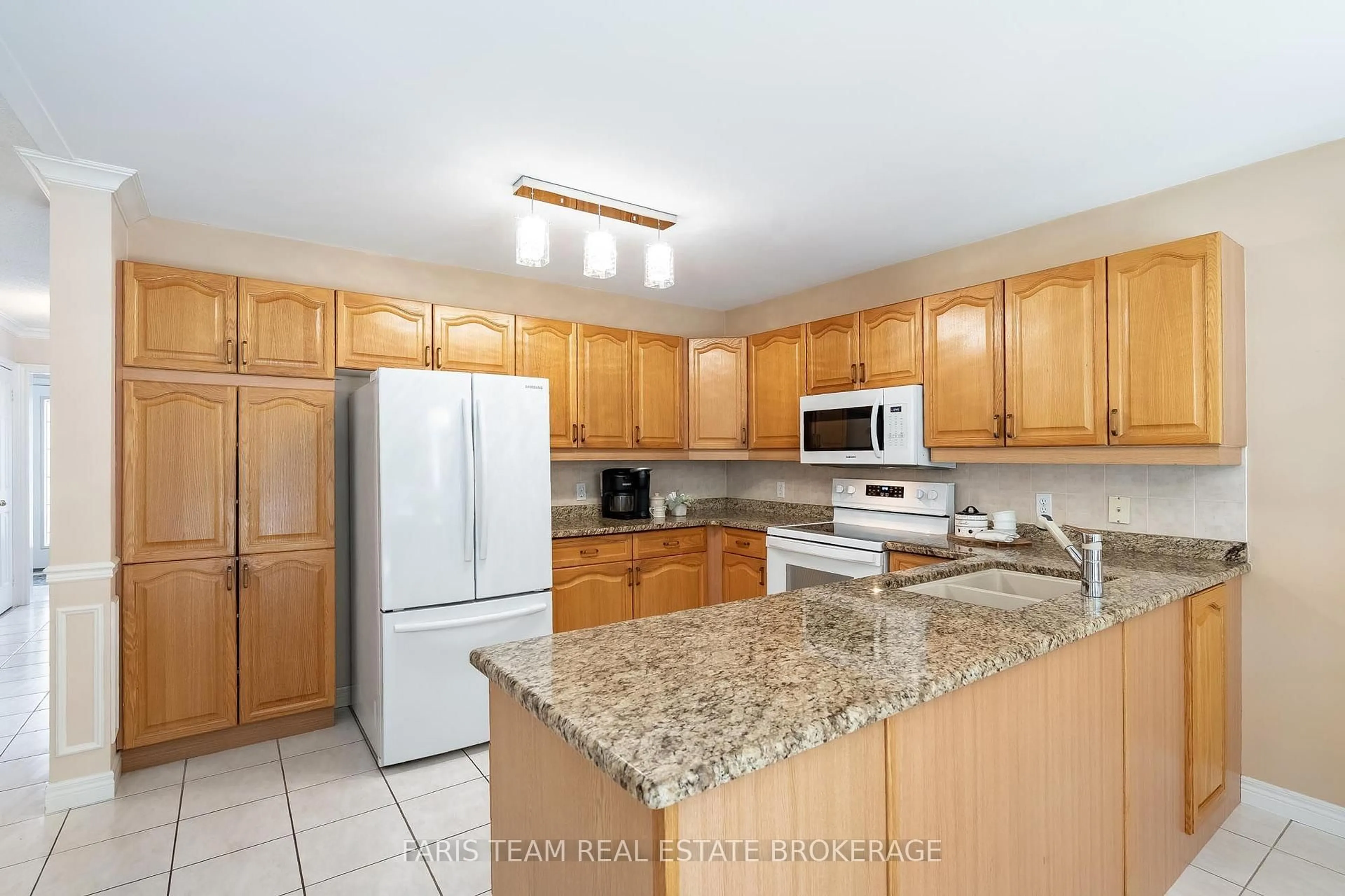 Standard kitchen, ceramic/tile floor for 157 Emms Dr, Barrie Ontario L4N 9N8