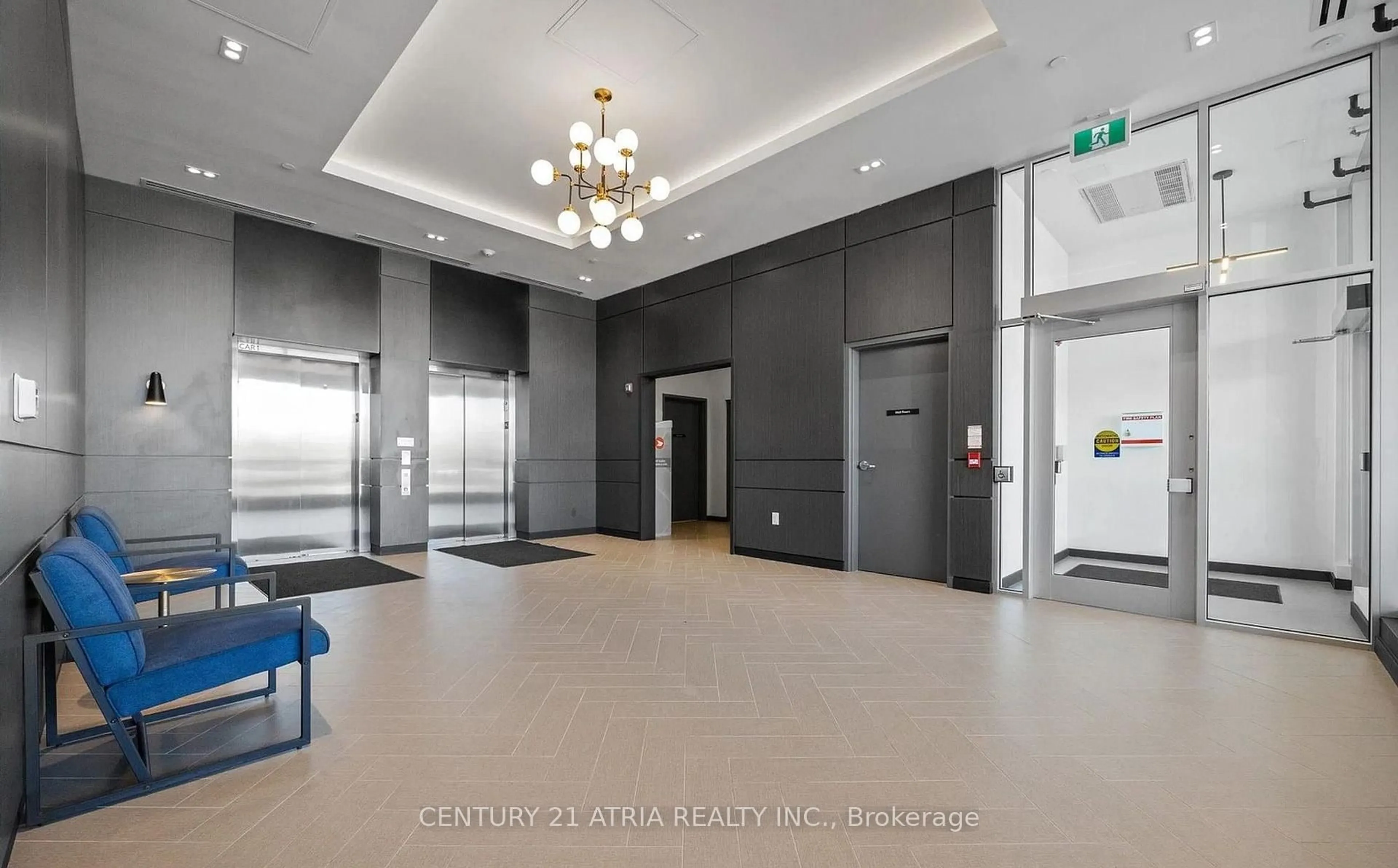 Indoor foyer for 430 Essa Rd #402, Barrie Ontario L9J 0M1