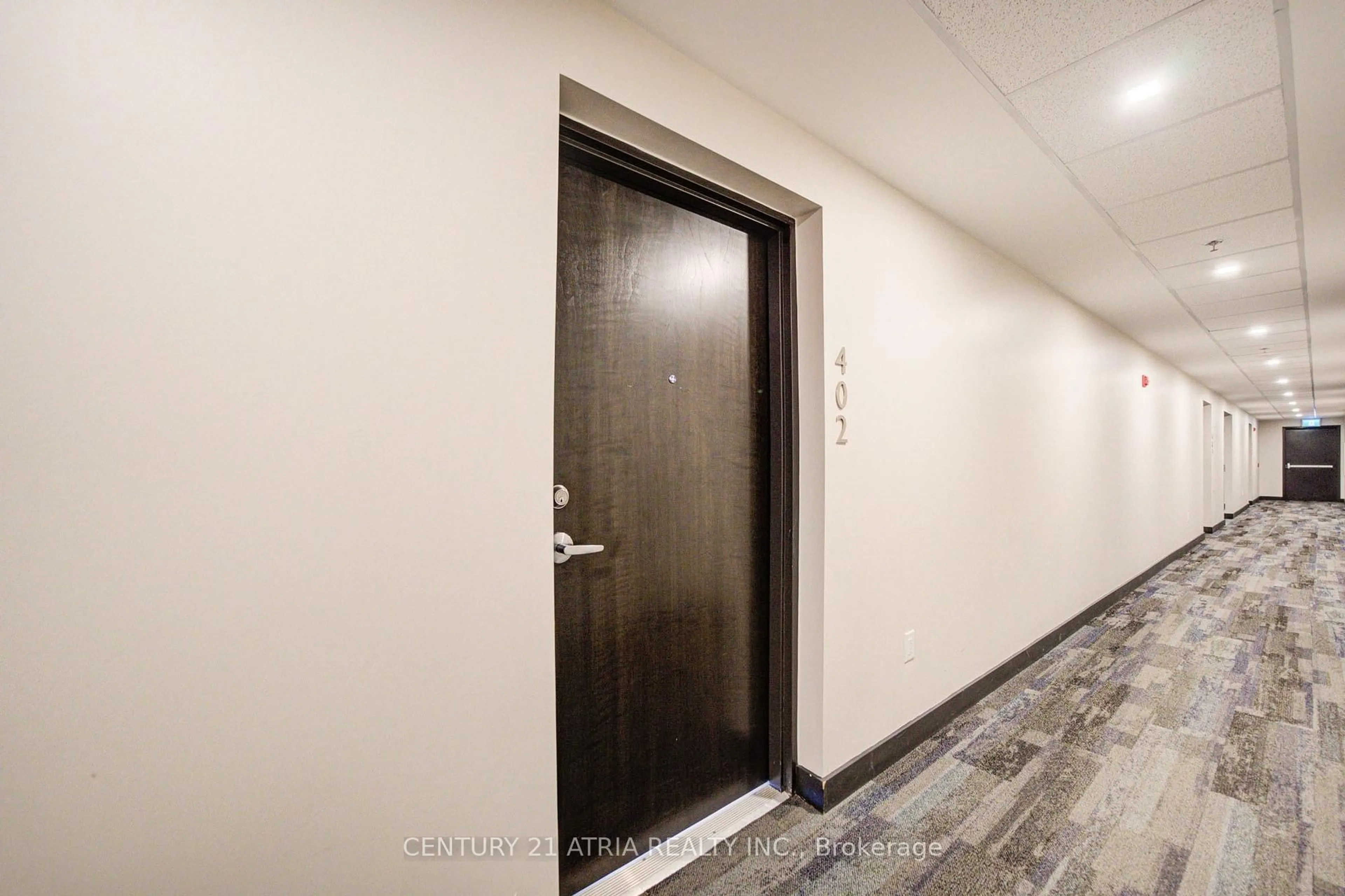Indoor foyer for 430 Essa Rd #402, Barrie Ontario L9J 0M1