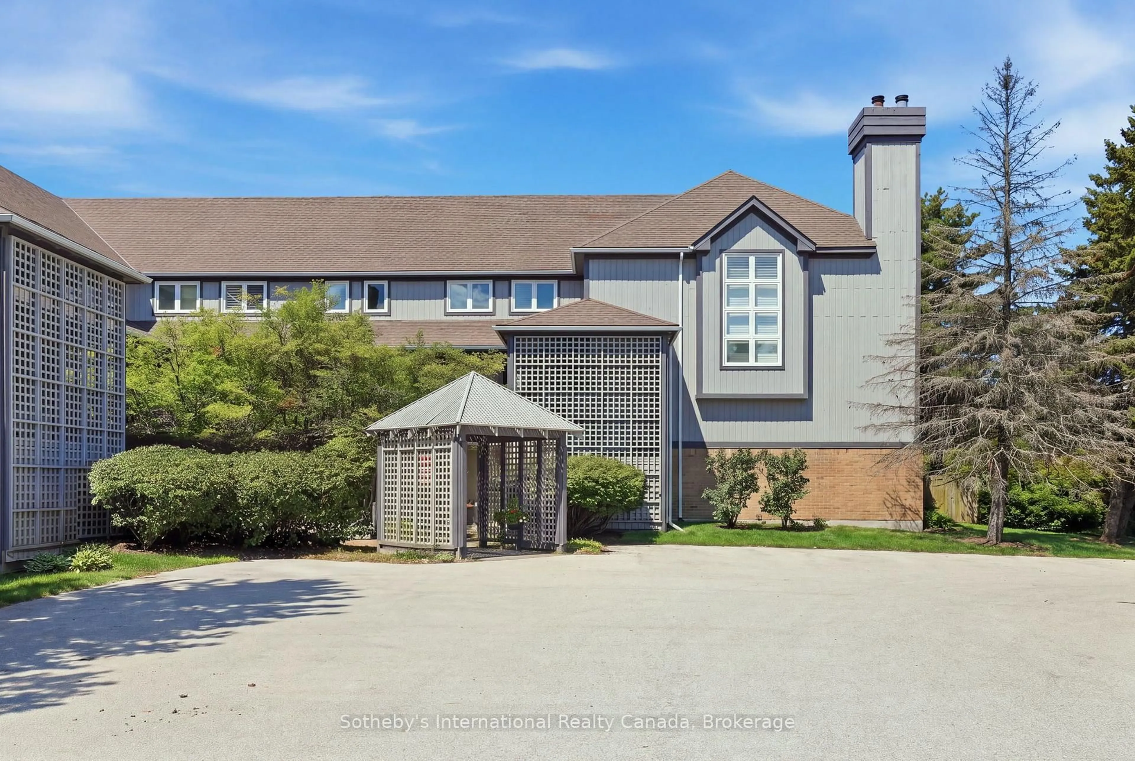 A pic from outside/outdoor area/front of a property/back of a property/a pic from drone, unknown for 346 Mariners Way, Collingwood Ontario L9Y 5C7