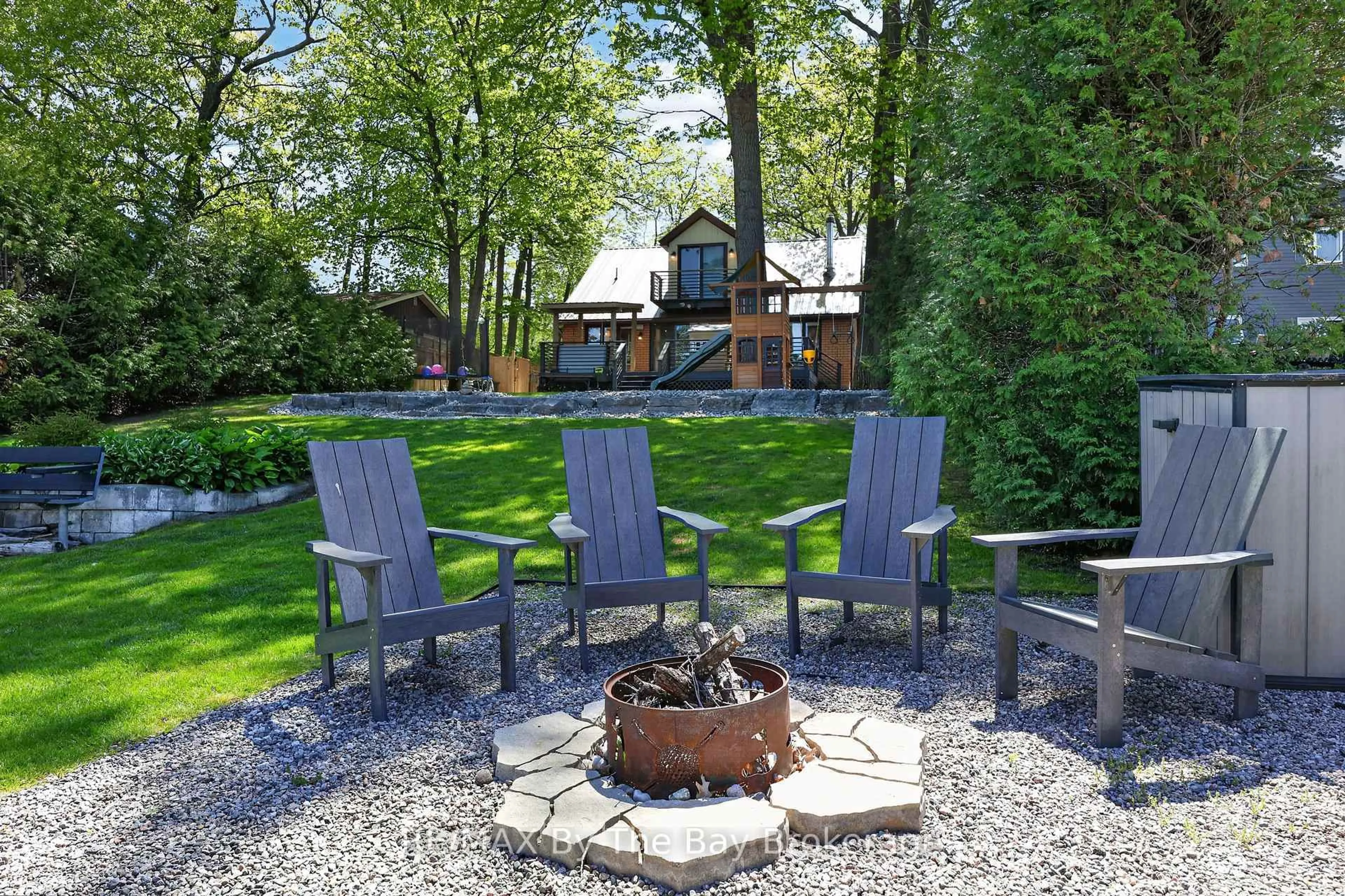 Patio, street for 1416 River Rd, Wasaga Beach Ontario L9Z 2W5
