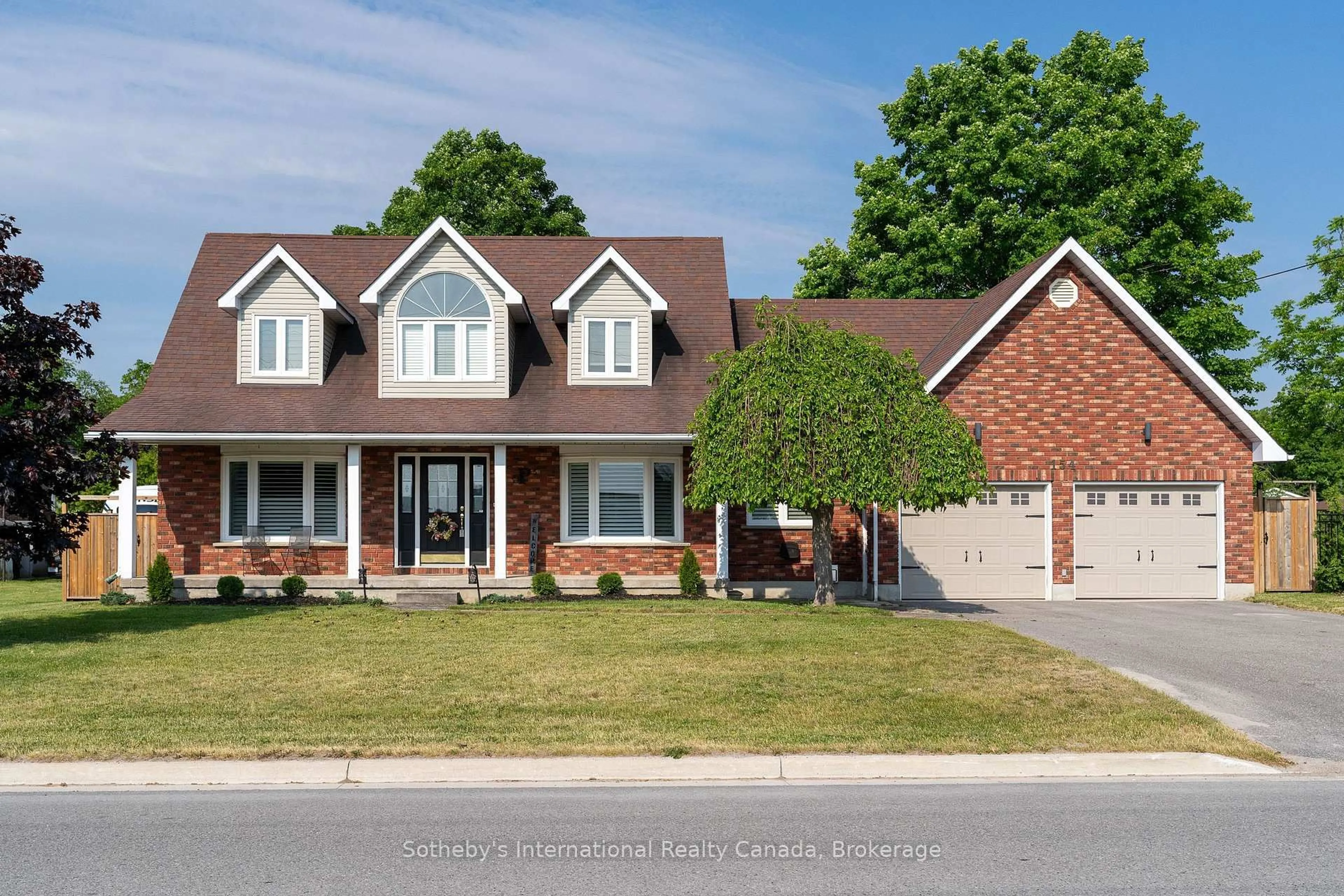 Home with brick exterior material, street for 154 Mary St, Clearview Ontario L0M 1G0