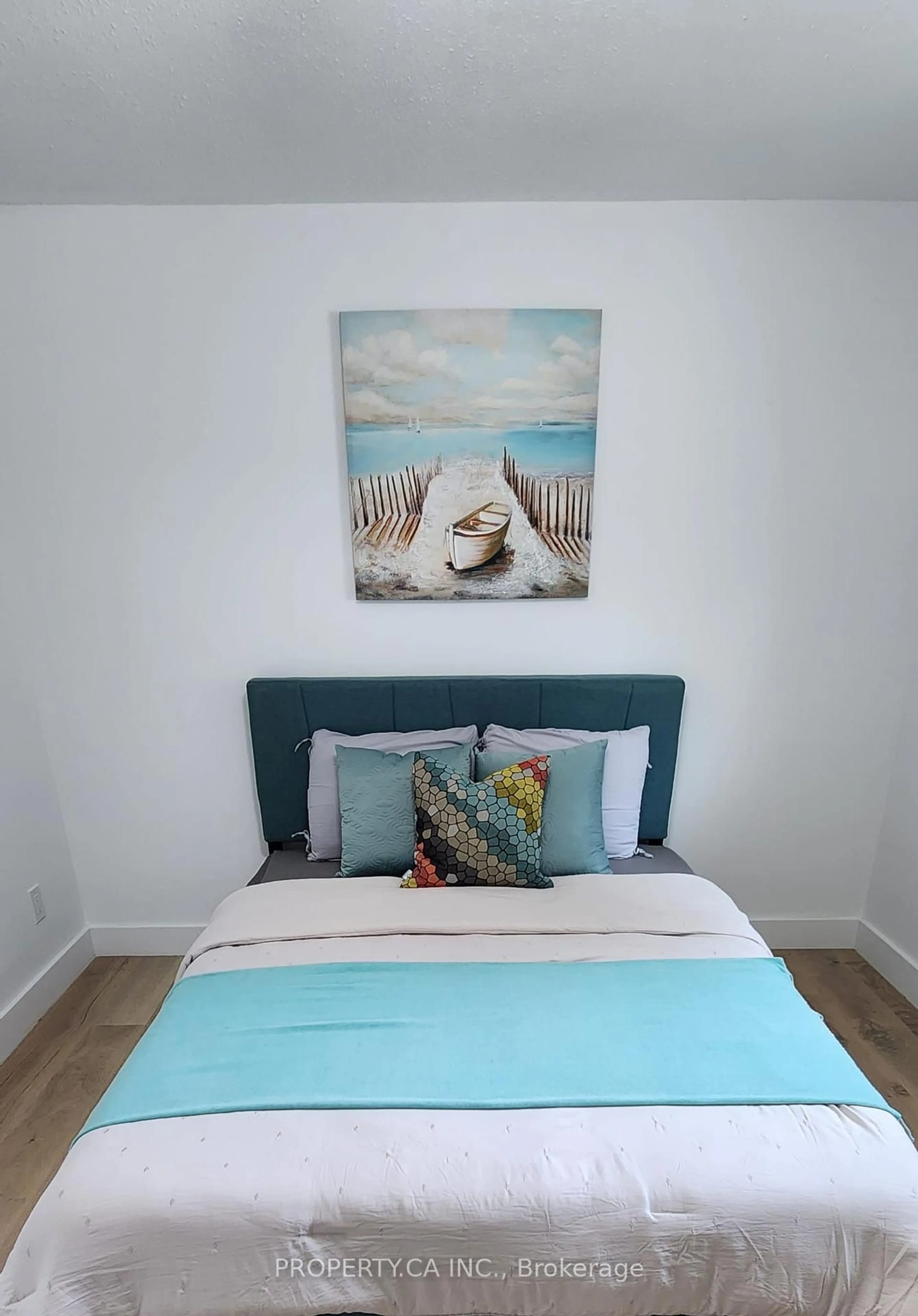 Bedroom with bed, unknown for 39 Lake Ave, Ramara Ontario L0K 1B0