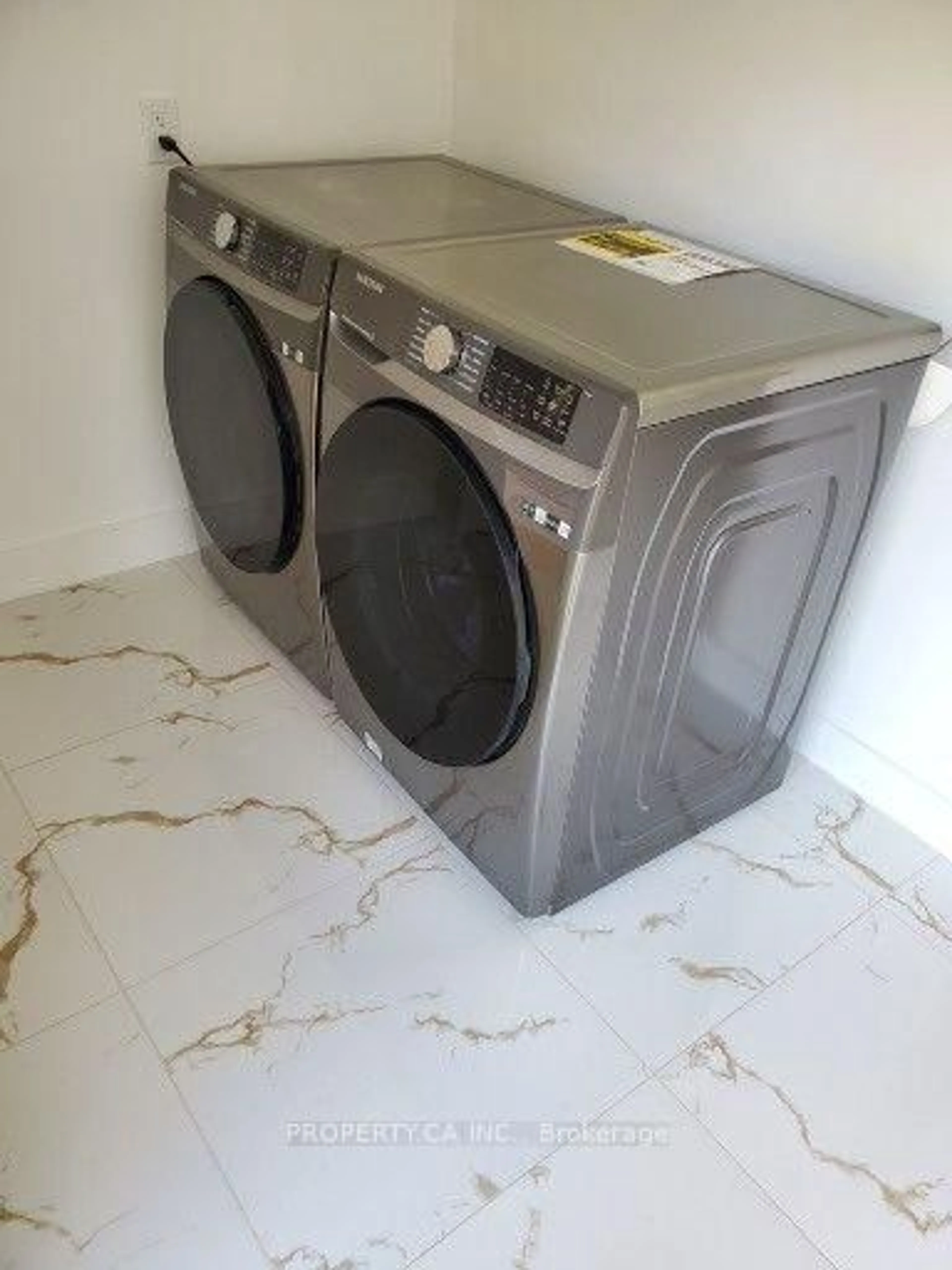 Laundry room for 39 Lake Ave, Ramara Ontario L0K 1B0