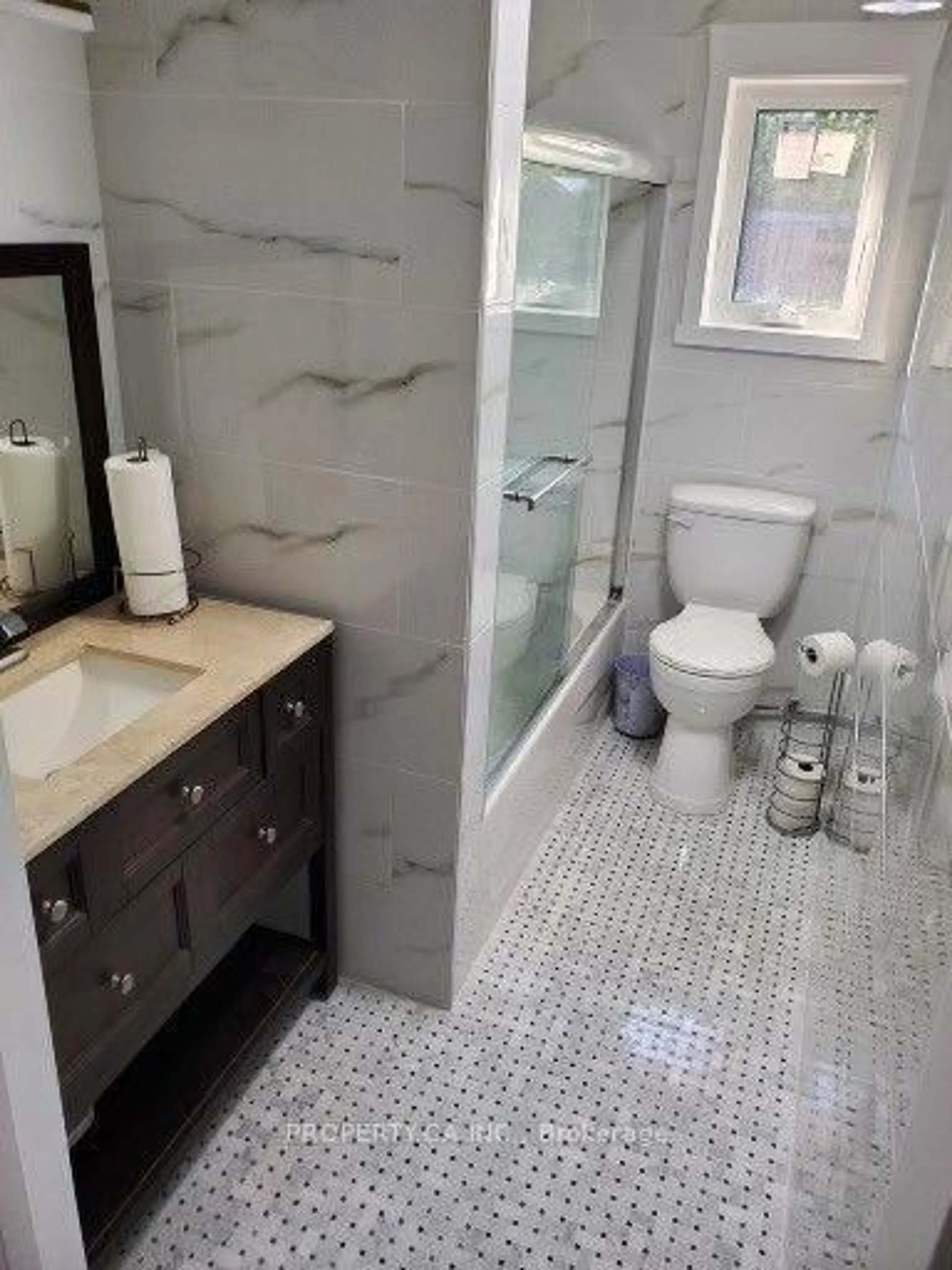 Contemporary bathroom, ceramic/tile floor for 39 Lake Ave, Ramara Ontario L0K 1B0