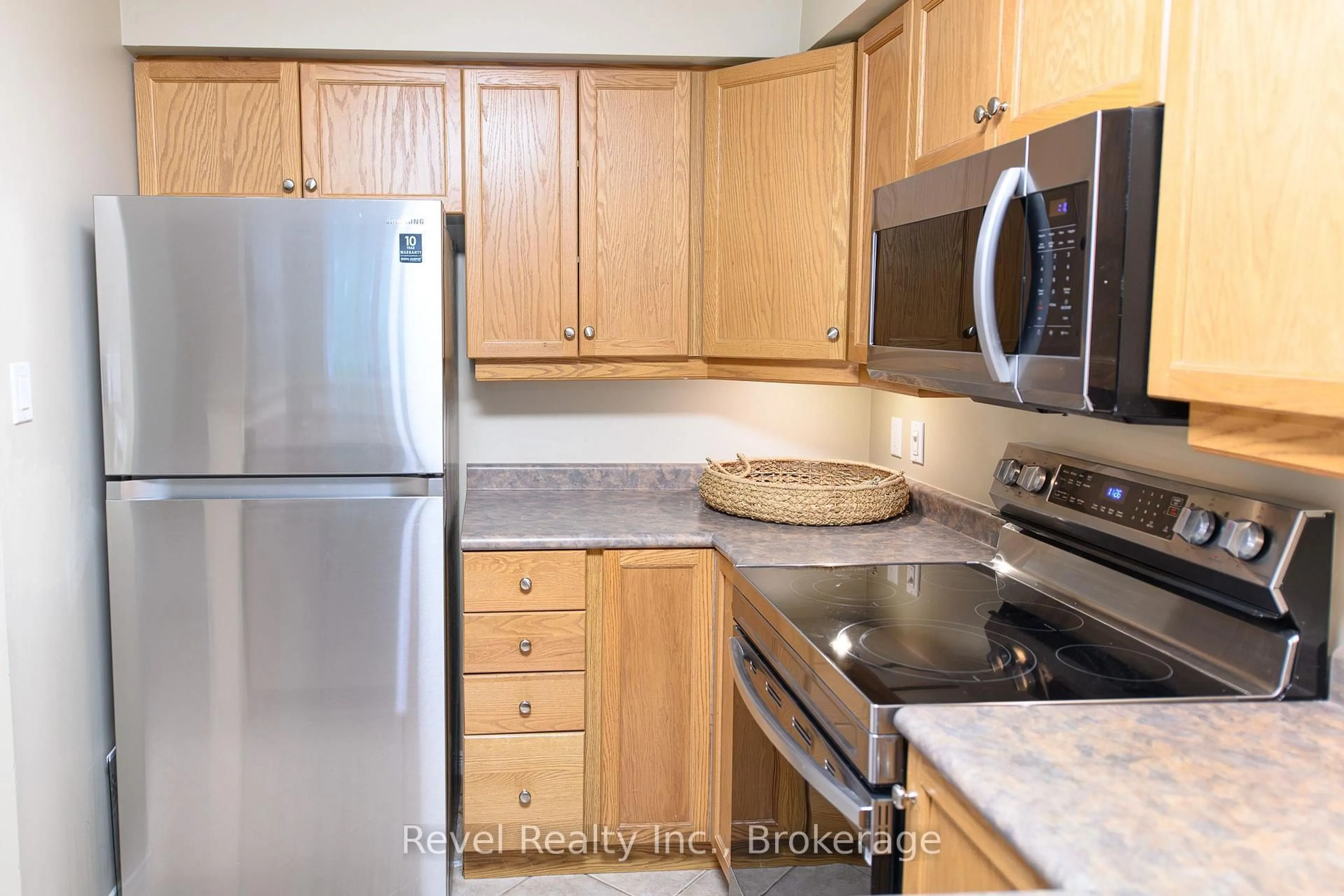 Standard kitchen, unknown for 750 Johnston Park Ave #2006, Collingwood Ontario L9Y 5C7