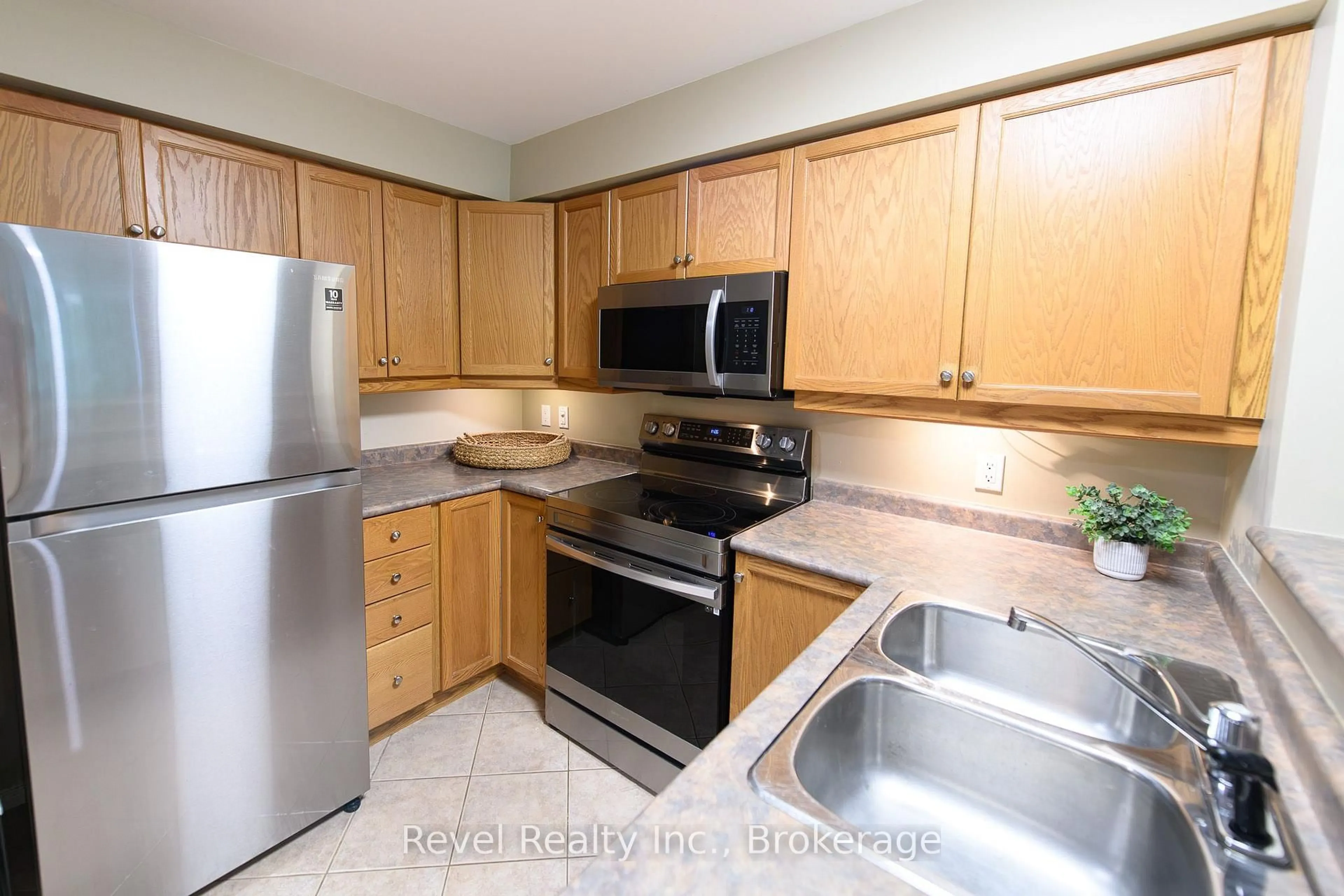Standard kitchen, unknown for 750 Johnston Park Ave #2006, Collingwood Ontario L9Y 5C7