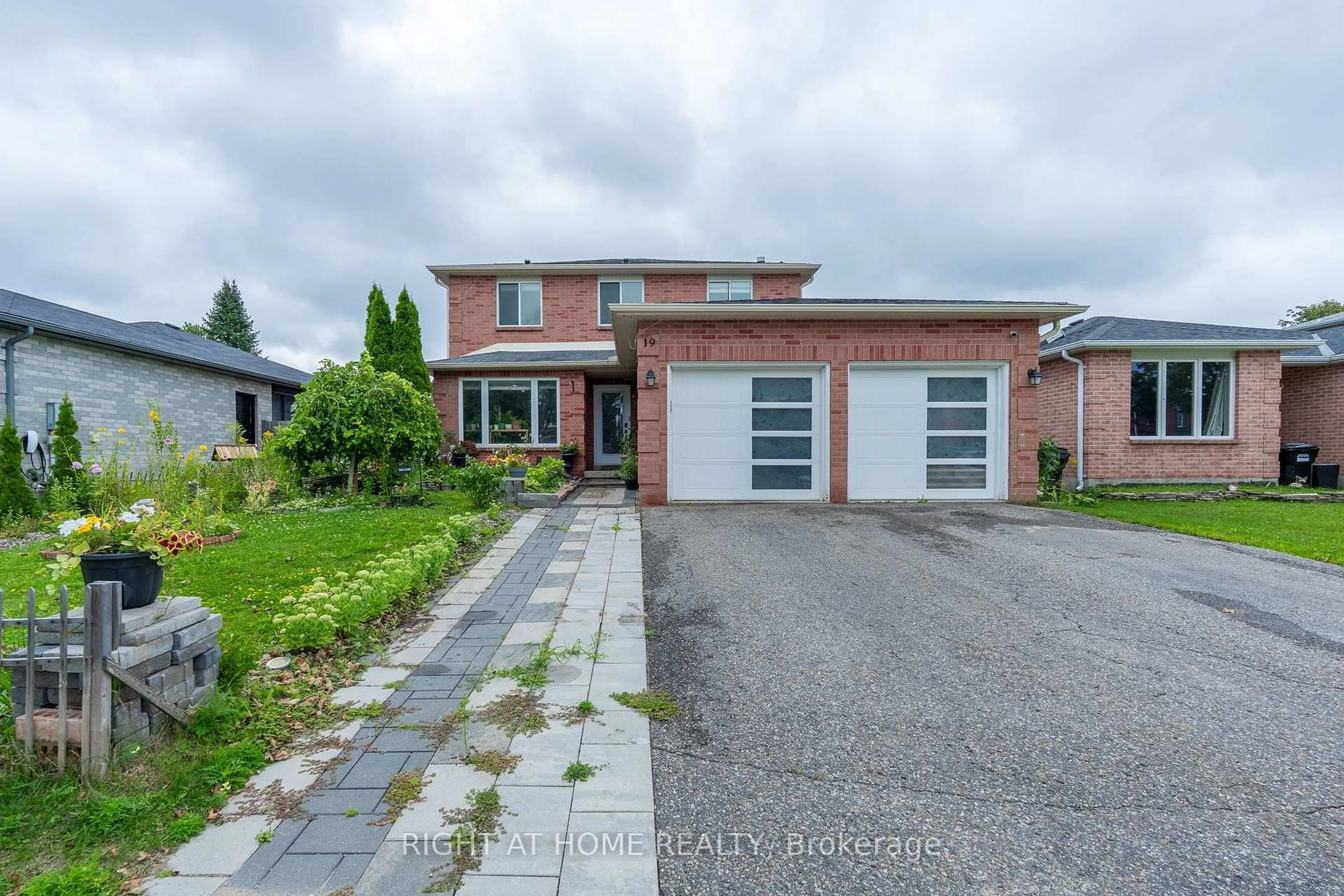 Home with brick exterior material, street for 19 Cardinal St, Barrie Ontario L4M 6C8