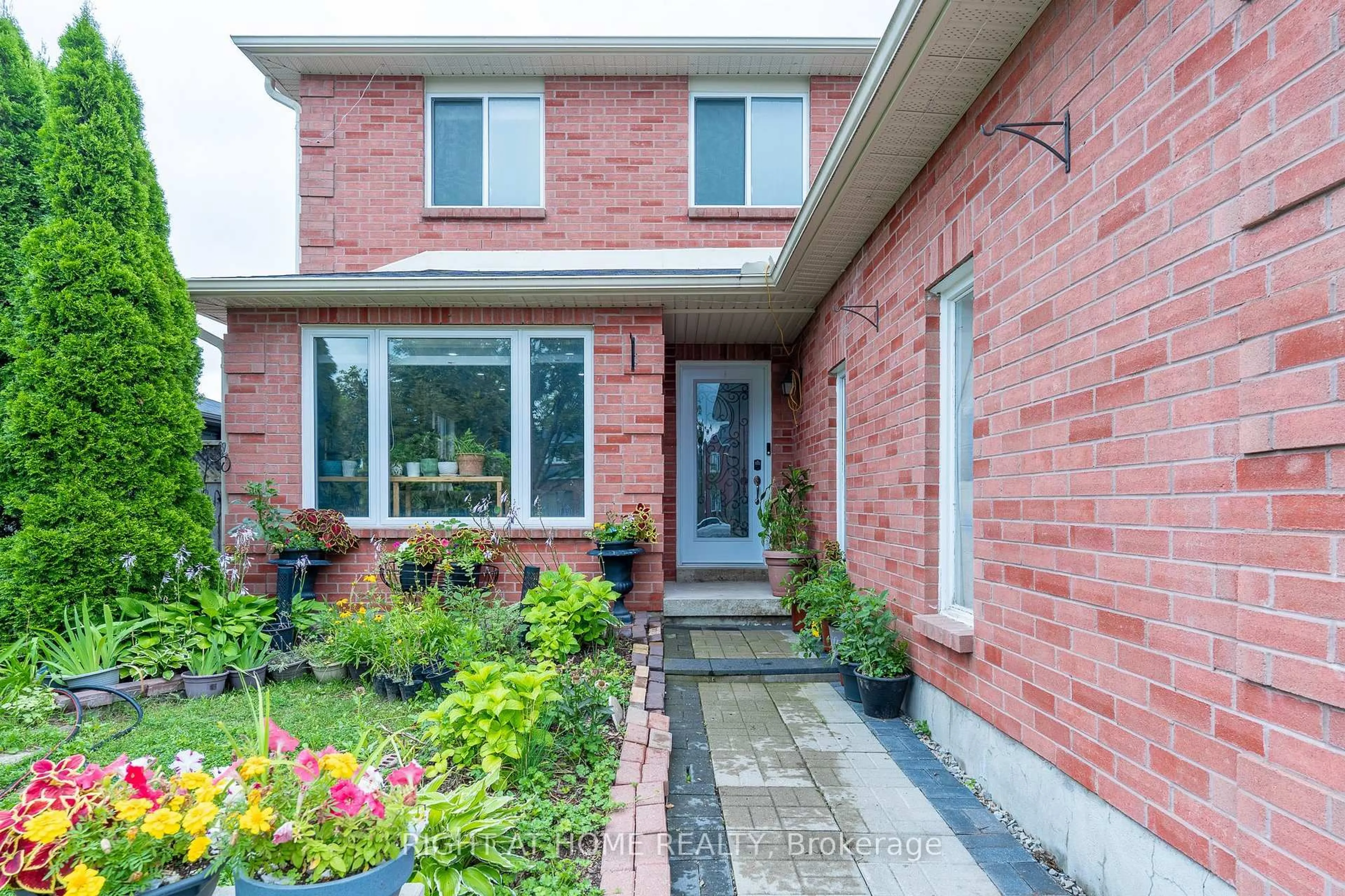 Home with brick exterior material, street for 19 Cardinal St, Barrie Ontario L4M 6C8