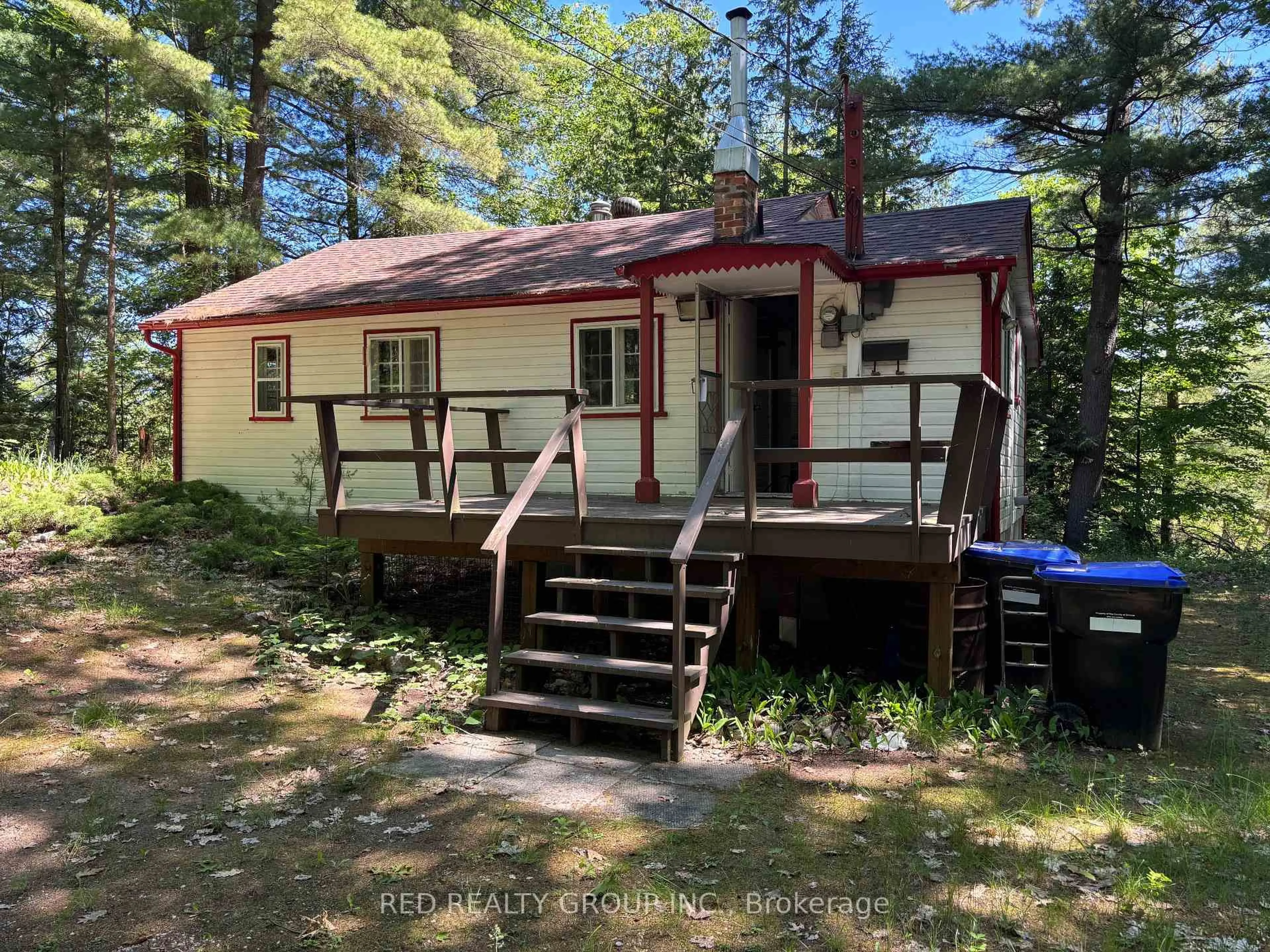 A pic from outside/outdoor area/front of a property/back of a property/a pic from drone, unknown for 195 Sunnidale Rd, Wasaga Beach Ontario L9Z 2T3