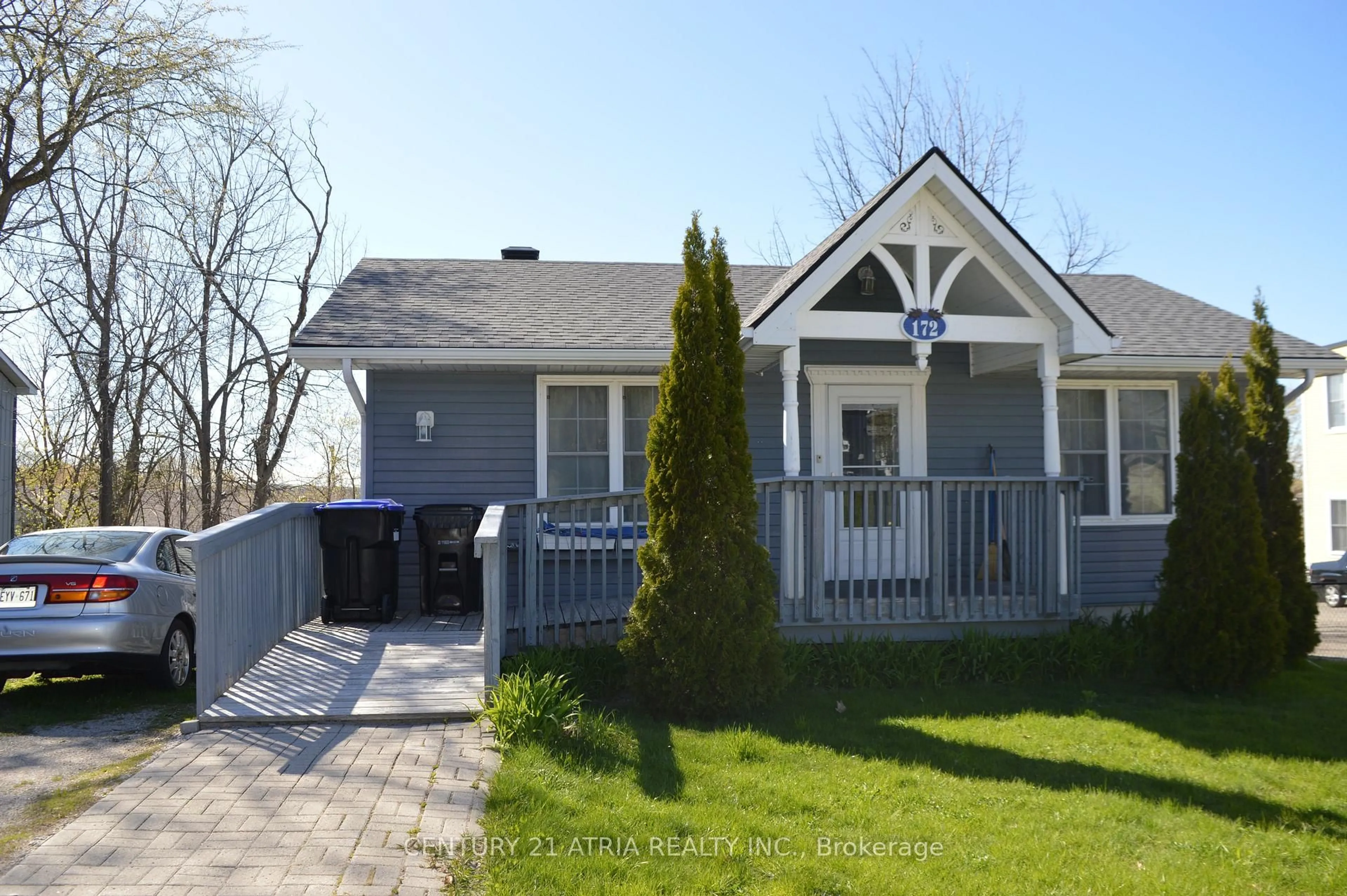 Home with vinyl exterior material, street for 172 William St, Tay Ontario L0K 2A0