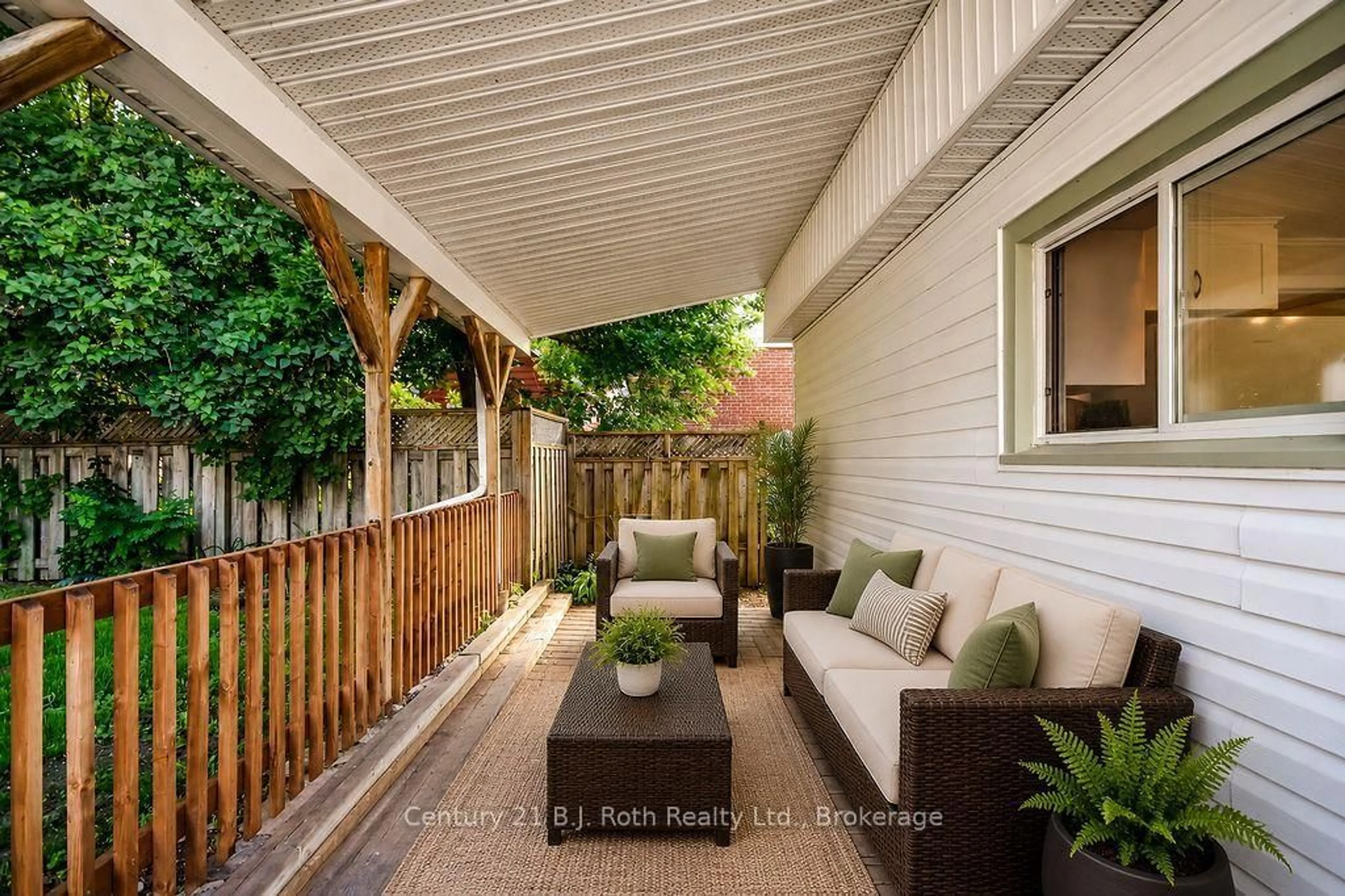 Patio, street for 218 James St, Orillia Ontario L3V 1L9